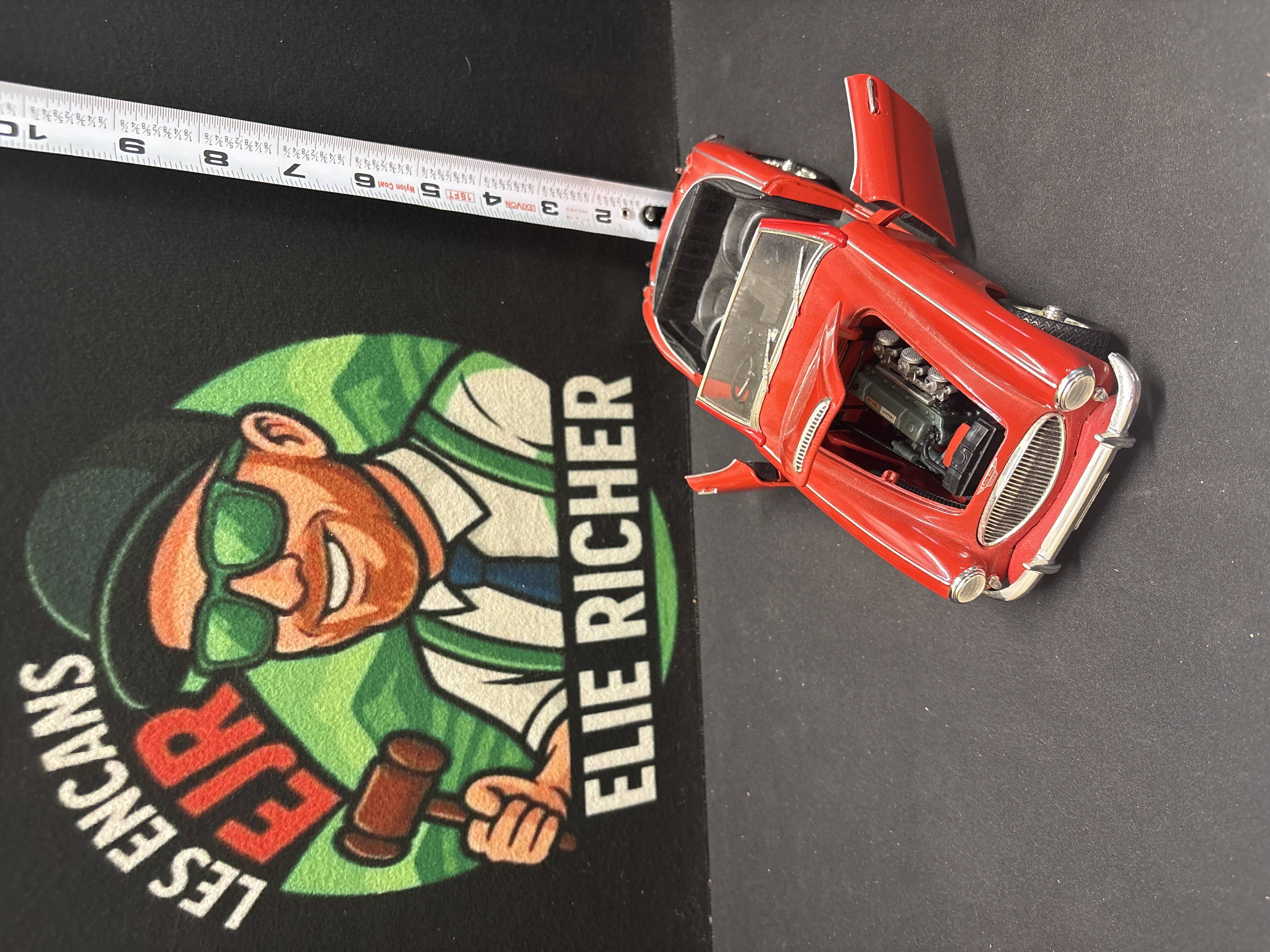 LOT 2026-539 — Beau modèle réduit ERTL d’une Austin Healey 1961, à l’échelle 1/18, en rouge… — photo 1