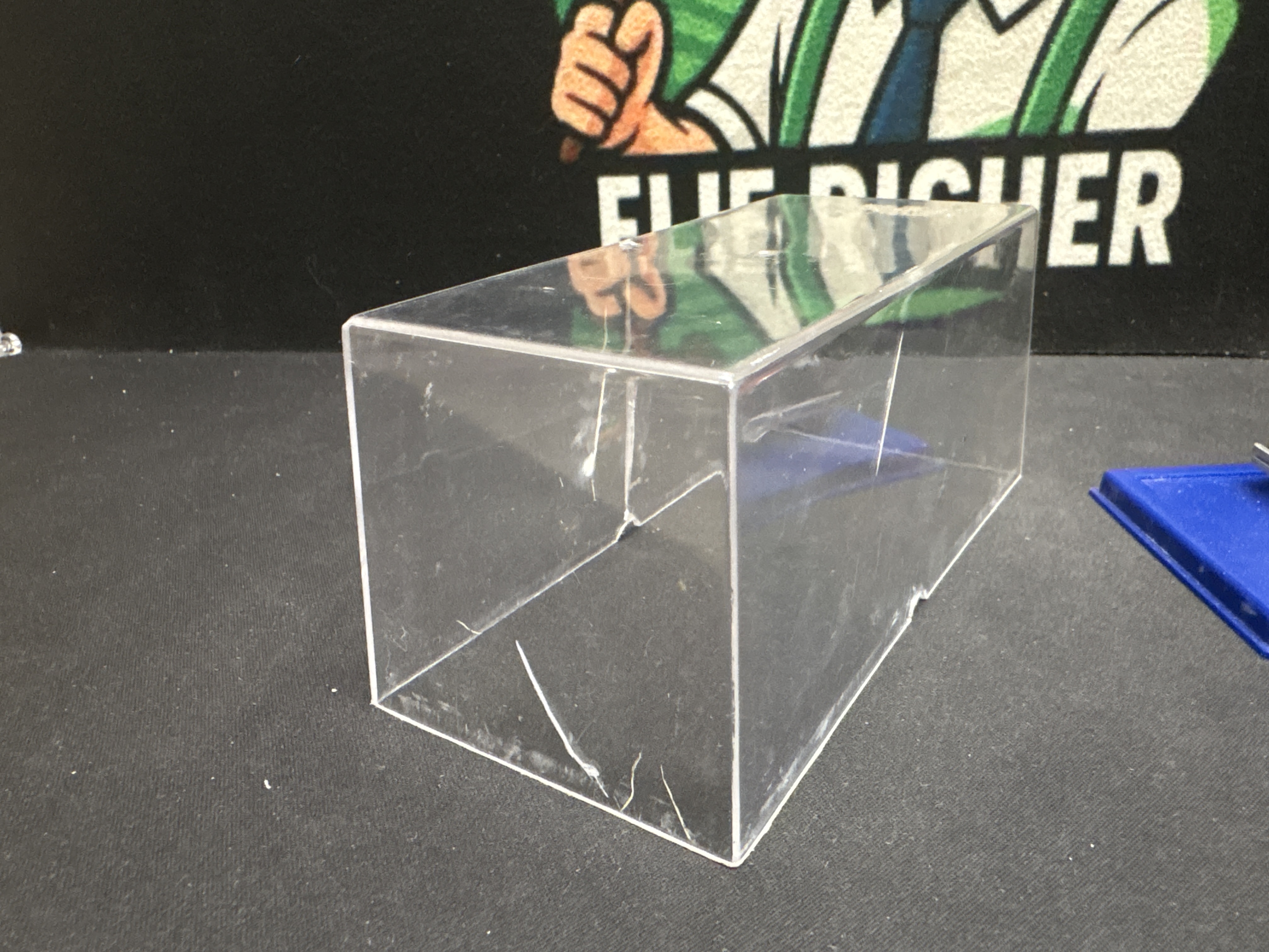 LOT 2026-549 — Diorama de collection Tintin en Amérique représentant un camion rouge… — photo 5