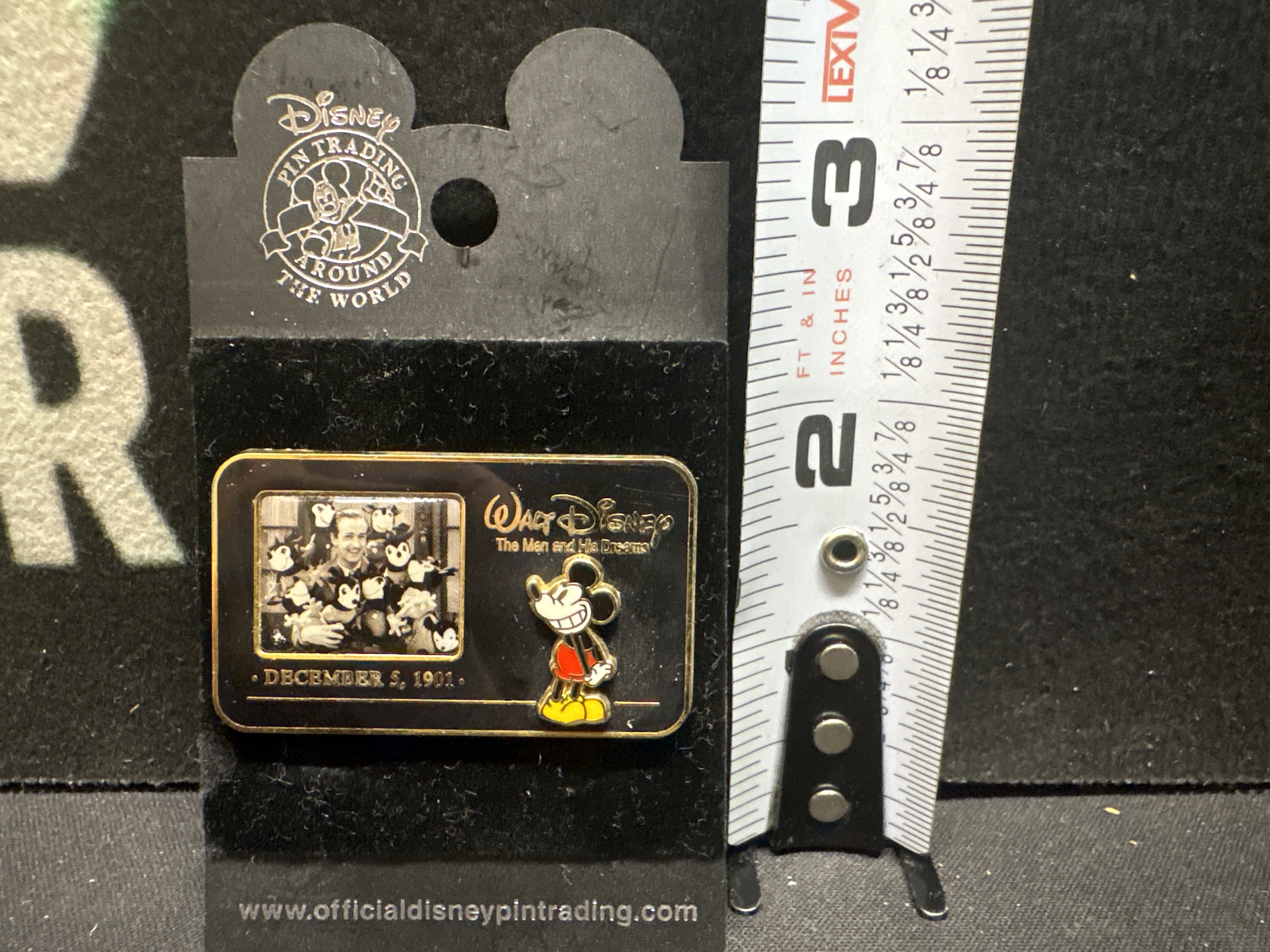 LOT 2026-552 — Épinglette Disney officielle « Walt Disney – The Man and His Dreams »… — photo 1