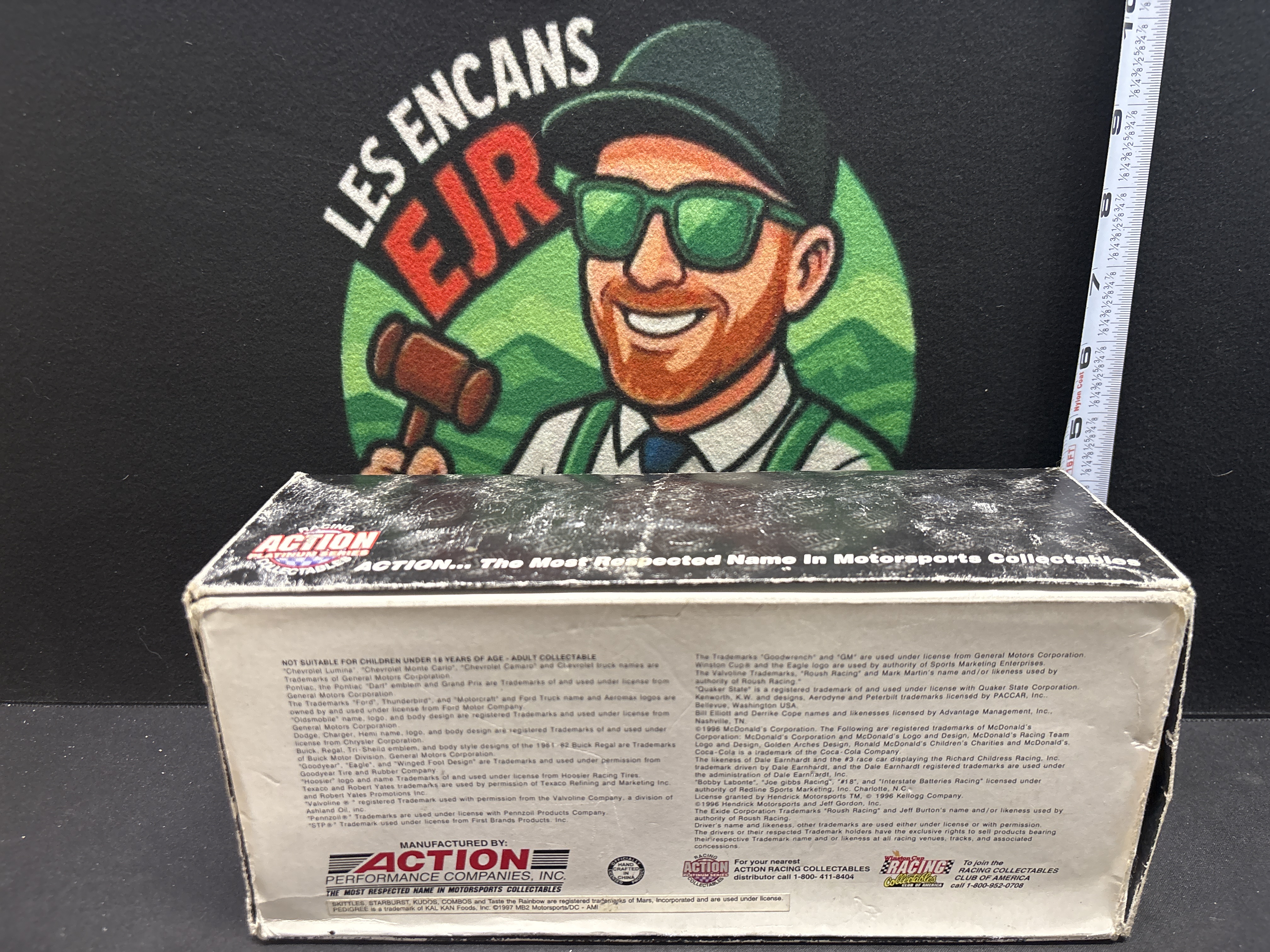 LOT 2026-564 — Modèle réduit de voiture de course **Action Racing Collectables – Platinum… — photo 8