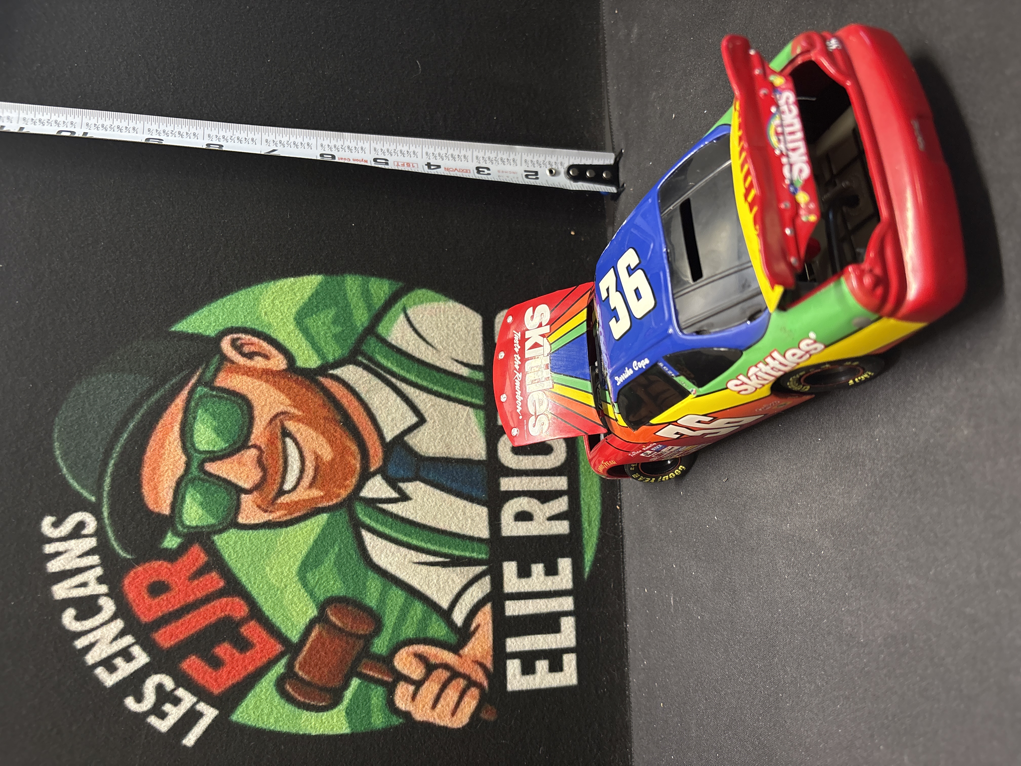 LOT 2026-564 — Modèle réduit de voiture de course **Action Racing Collectables – Platinum… — photo 3