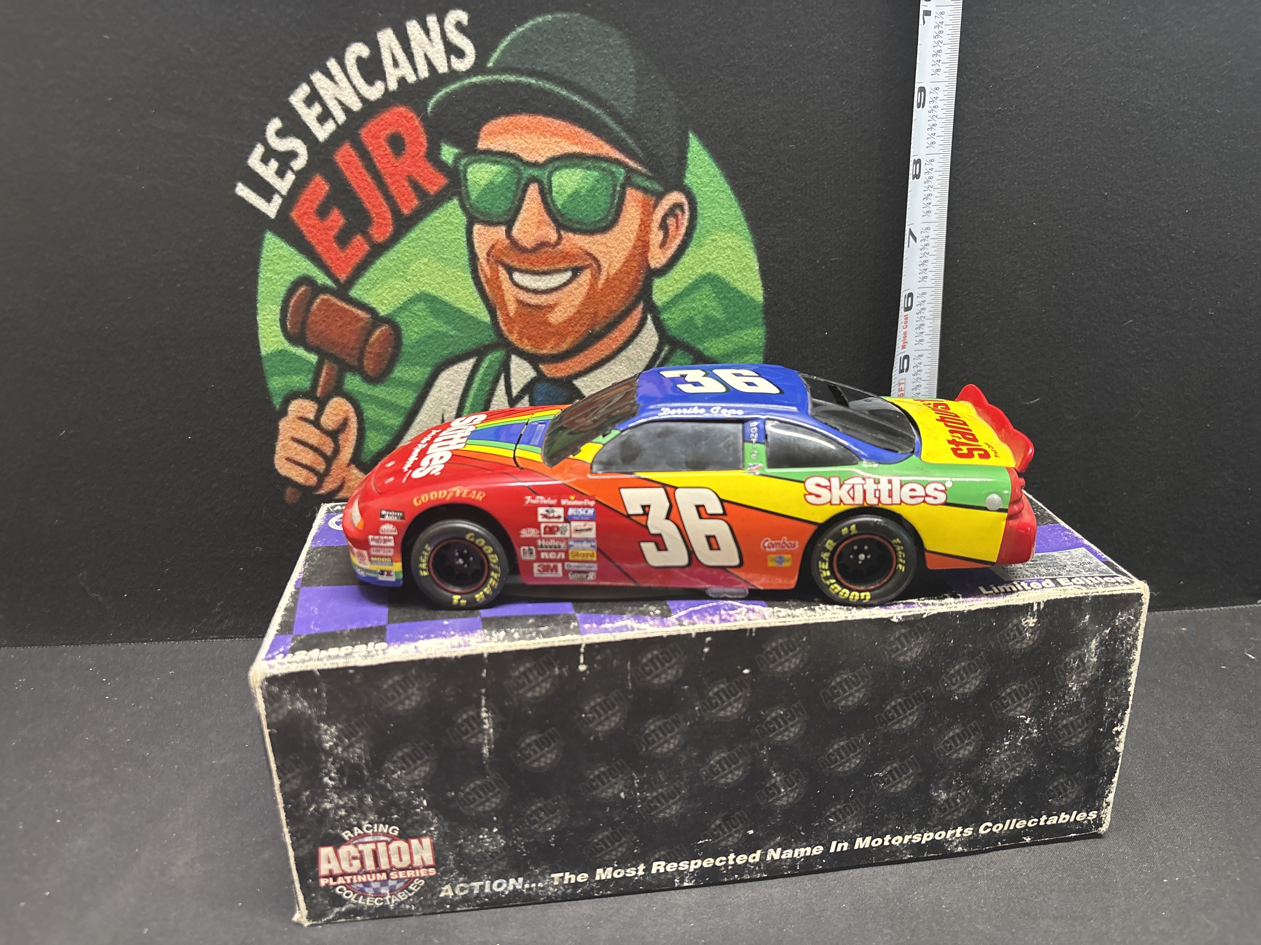 LOT 2026-564 — Modèle réduit de voiture de course **Action Racing Collectables – Platinum… — photo 6