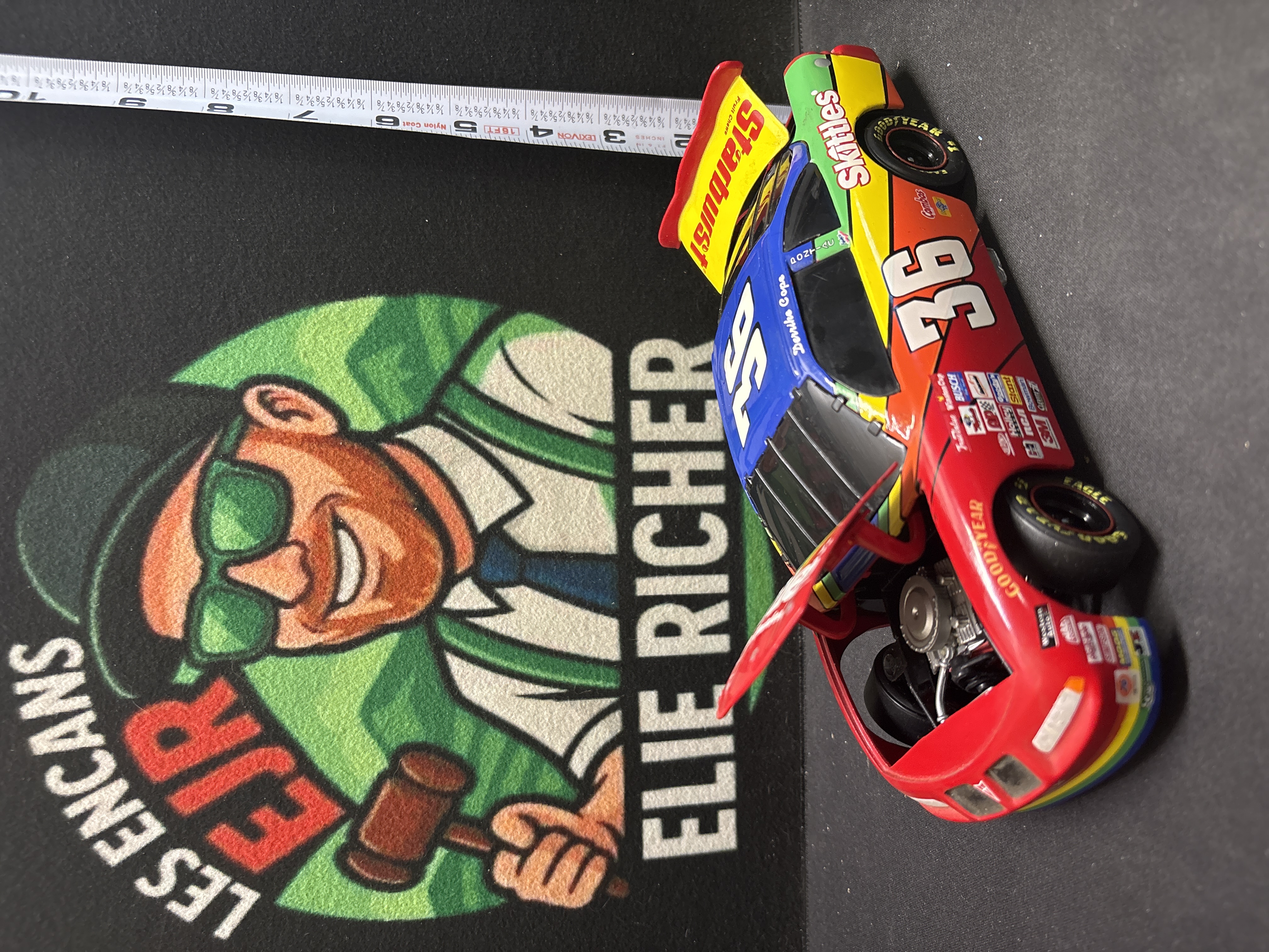LOT 2026-564 — Modèle réduit de voiture de course **Action Racing Collectables – Platinum… — photo 2