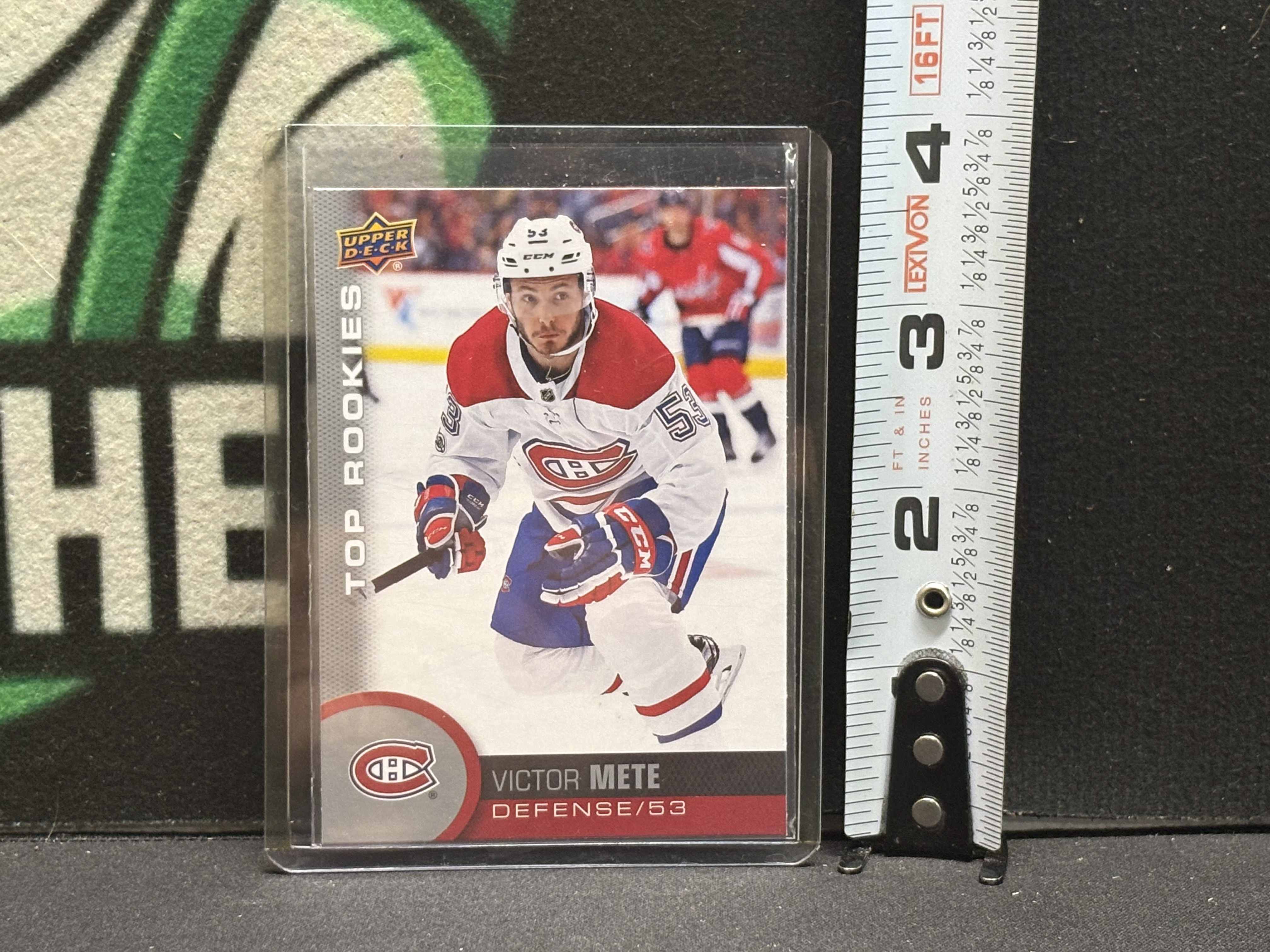 LOT 2026-058 — Carte recrue Victor Mete – Canadiens de Montréal – Upper Deck Top Rookies — photo 1