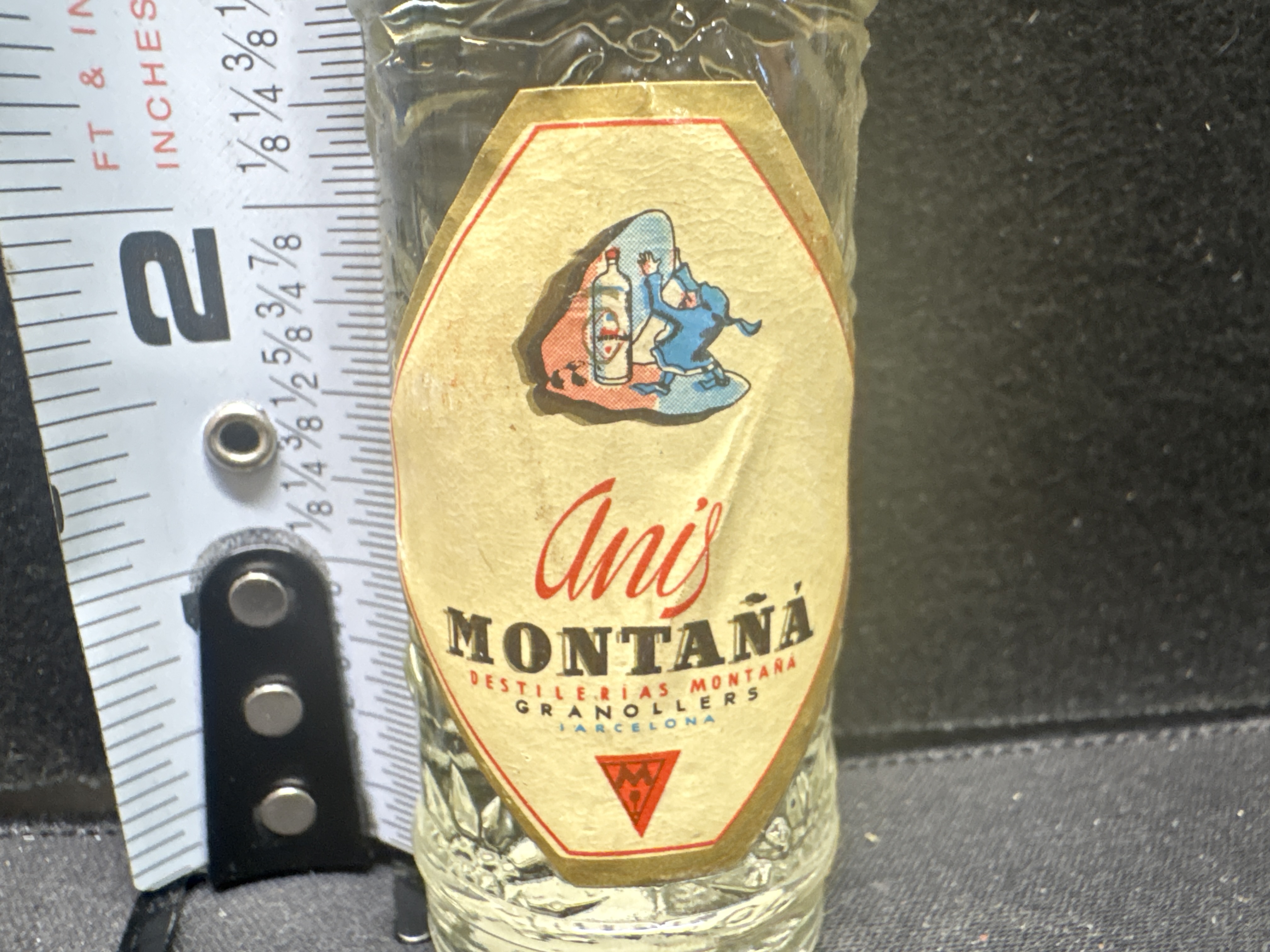 LOT 2026-566 — Bouteille miniature en verre de **Anís Montana**, de **Destilerías Montana… — photo 2