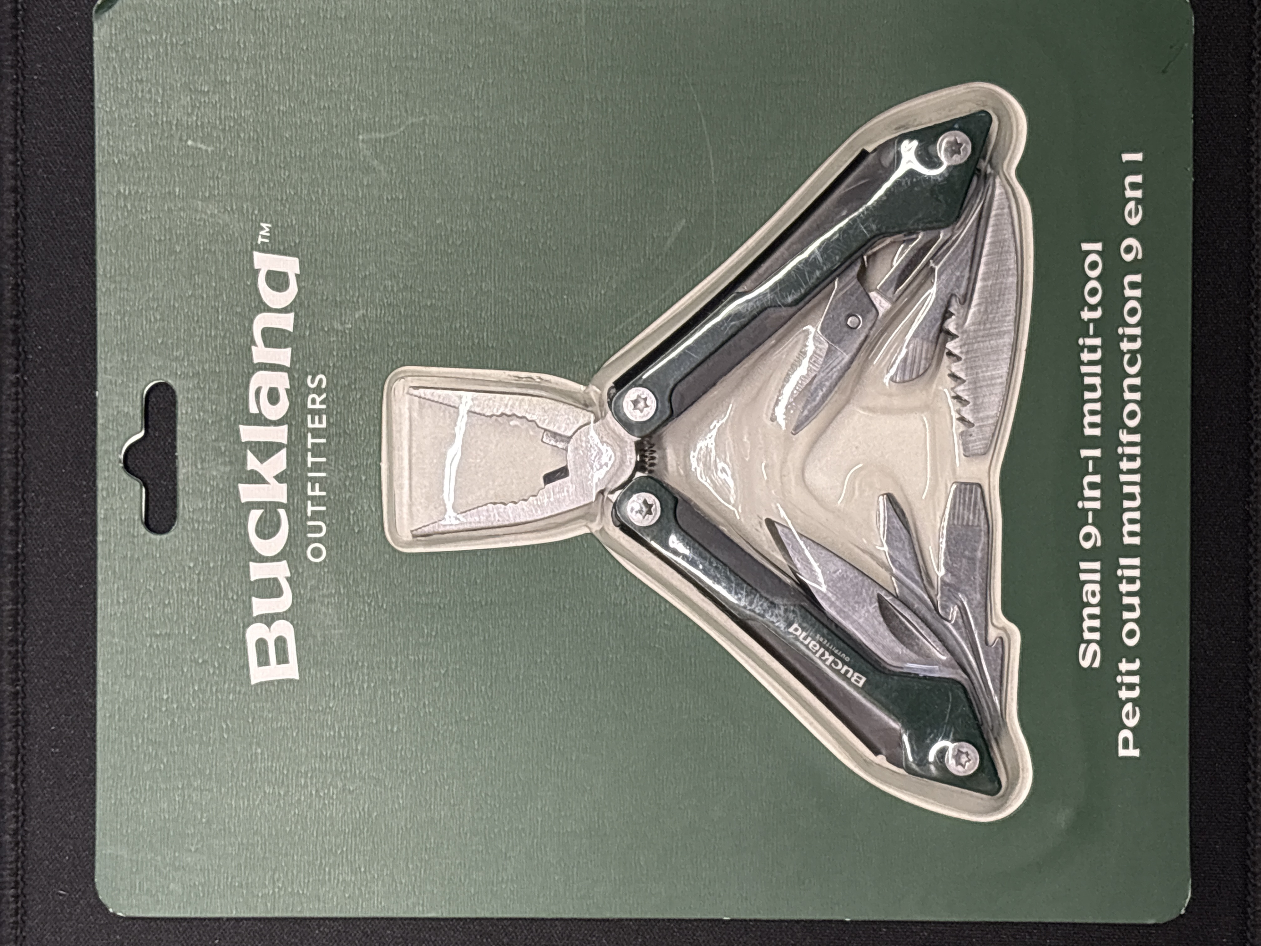 LOT 2026-574 — Petit outil multifonction 9-en-1 Buckland Outfitters, en couleurs noir et… — photo 1
