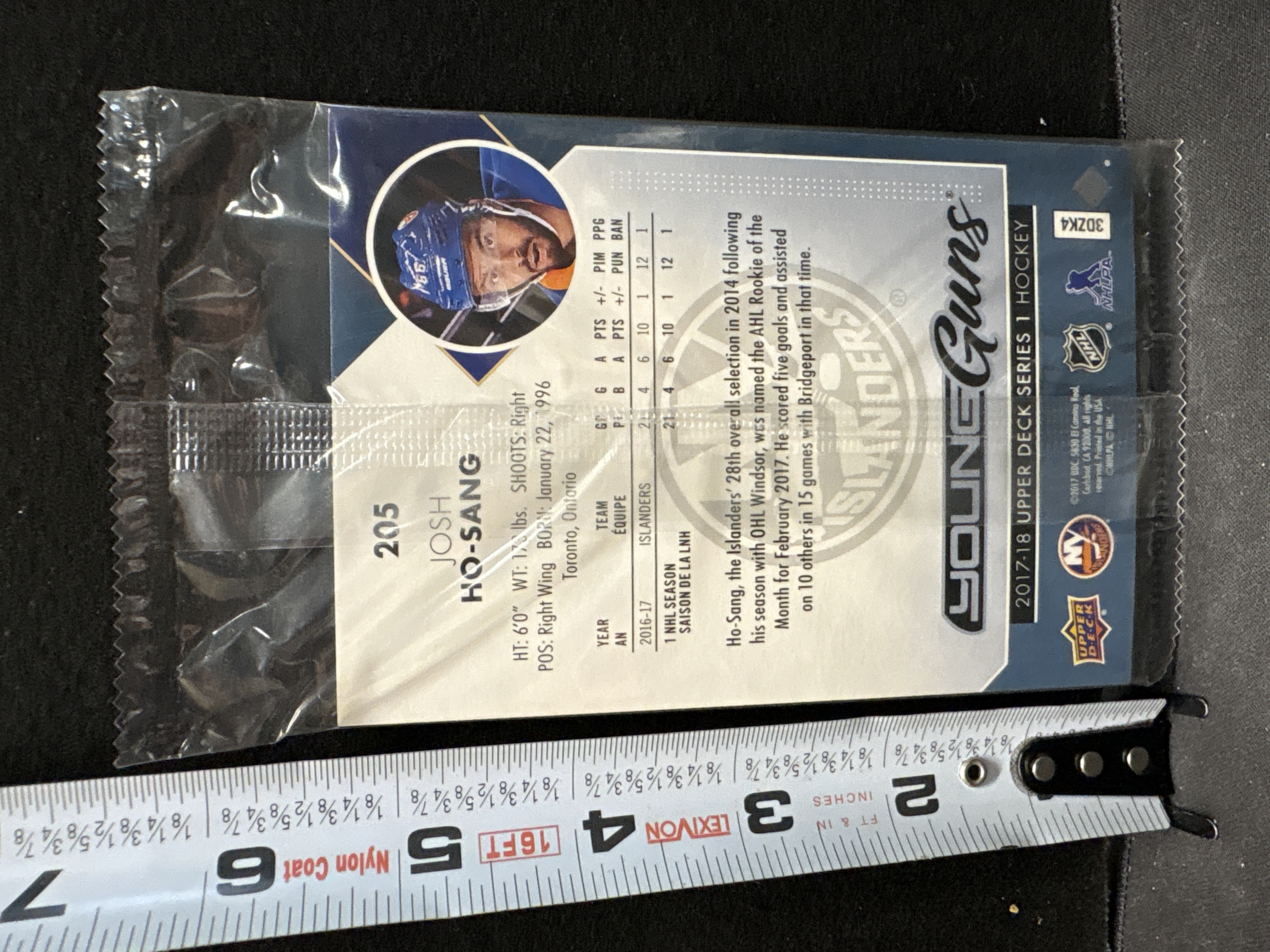LOT 2026-577 — Carte de hockey de collection Upper Deck Young Guns, série 1 2017-2018, no… — photo 2