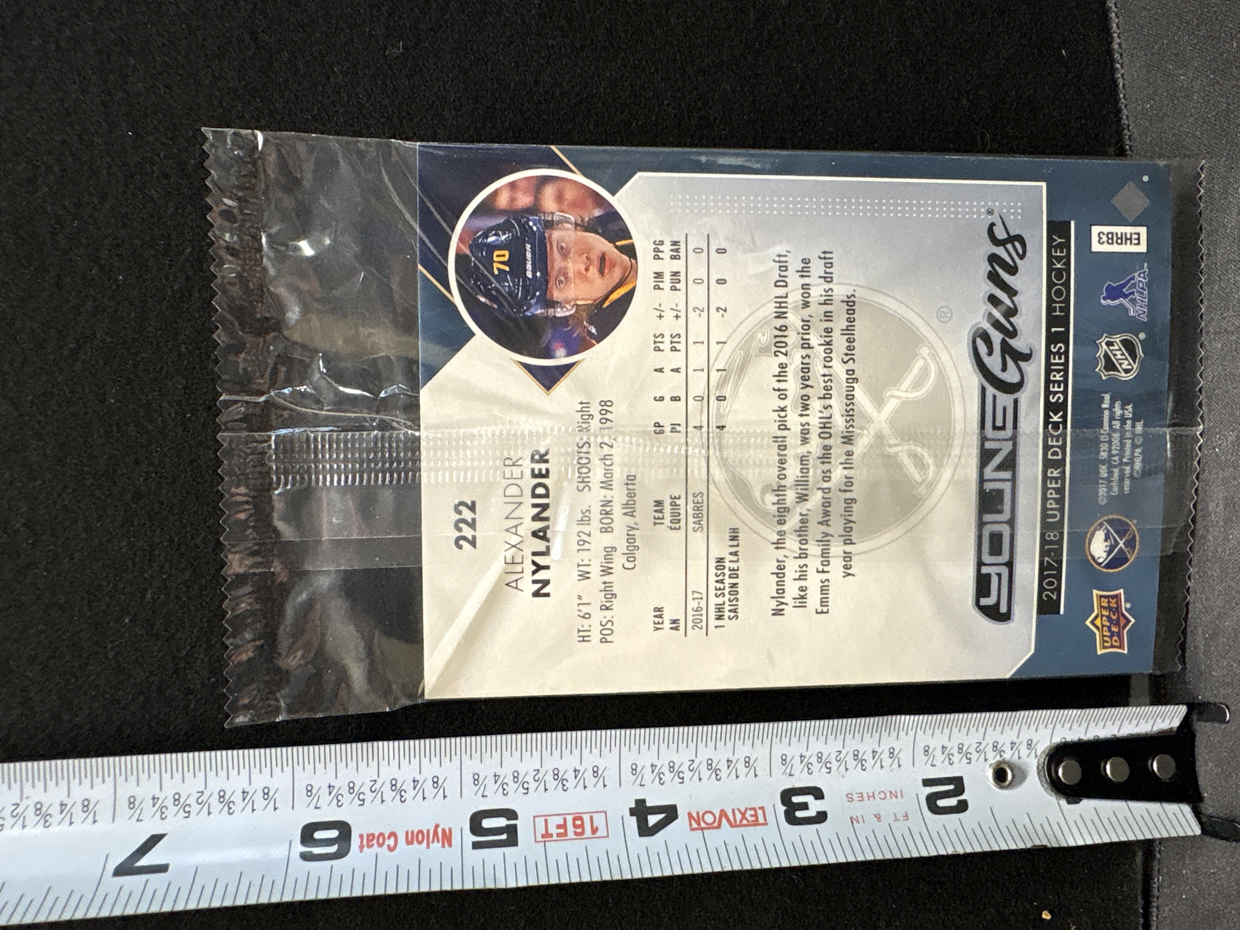 LOT 2026-580 — Paquet scellé de cartes de hockey **Upper Deck Young Guns**, série **2017-18… — photo 2