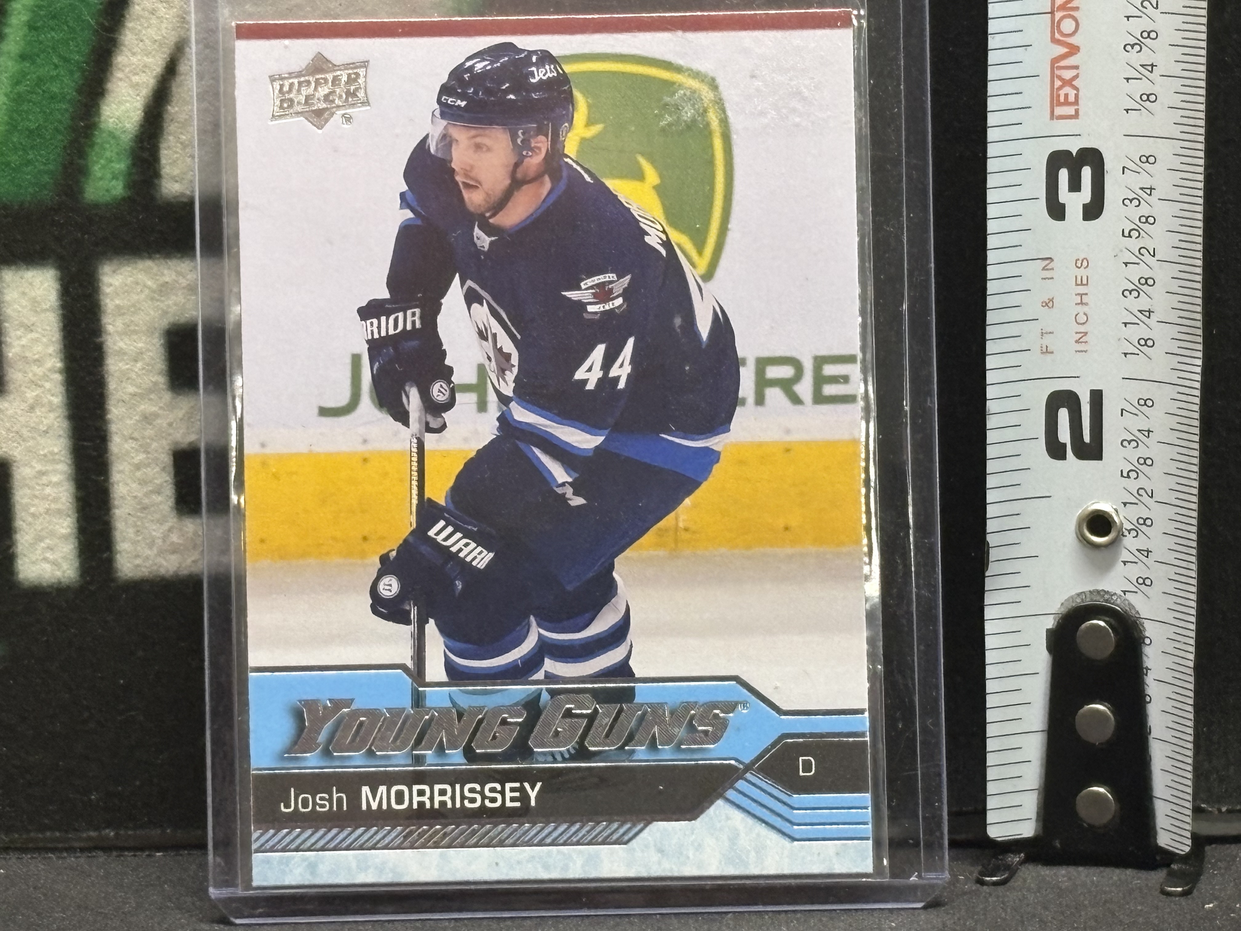 LOT 2026-060 — Carte recrue Josh Morrissey – Winnipeg Jets – Upper Deck Young Guns — photo 1