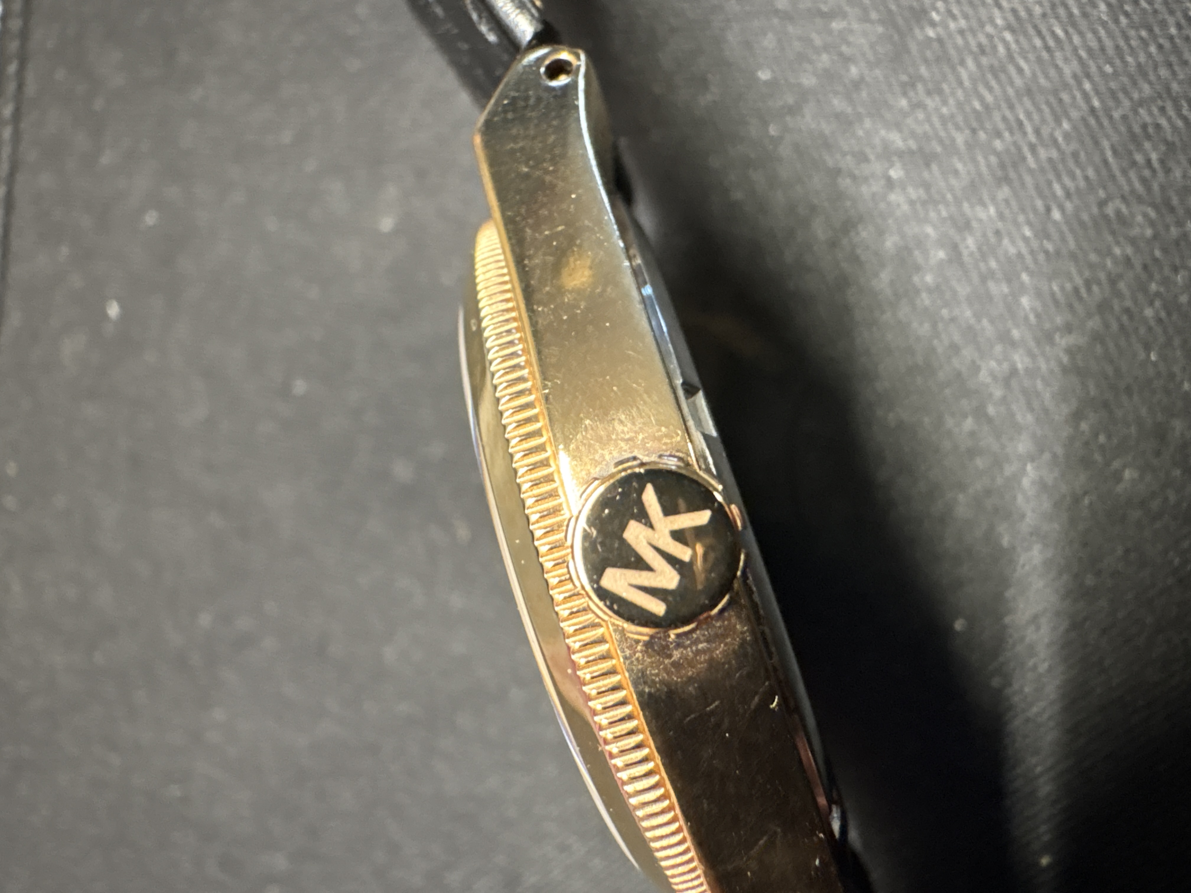 LOT 2026-587 — Montre authentique Michael Kors, modèle MK-2358, avec boîtier doré en acier… — photo 10