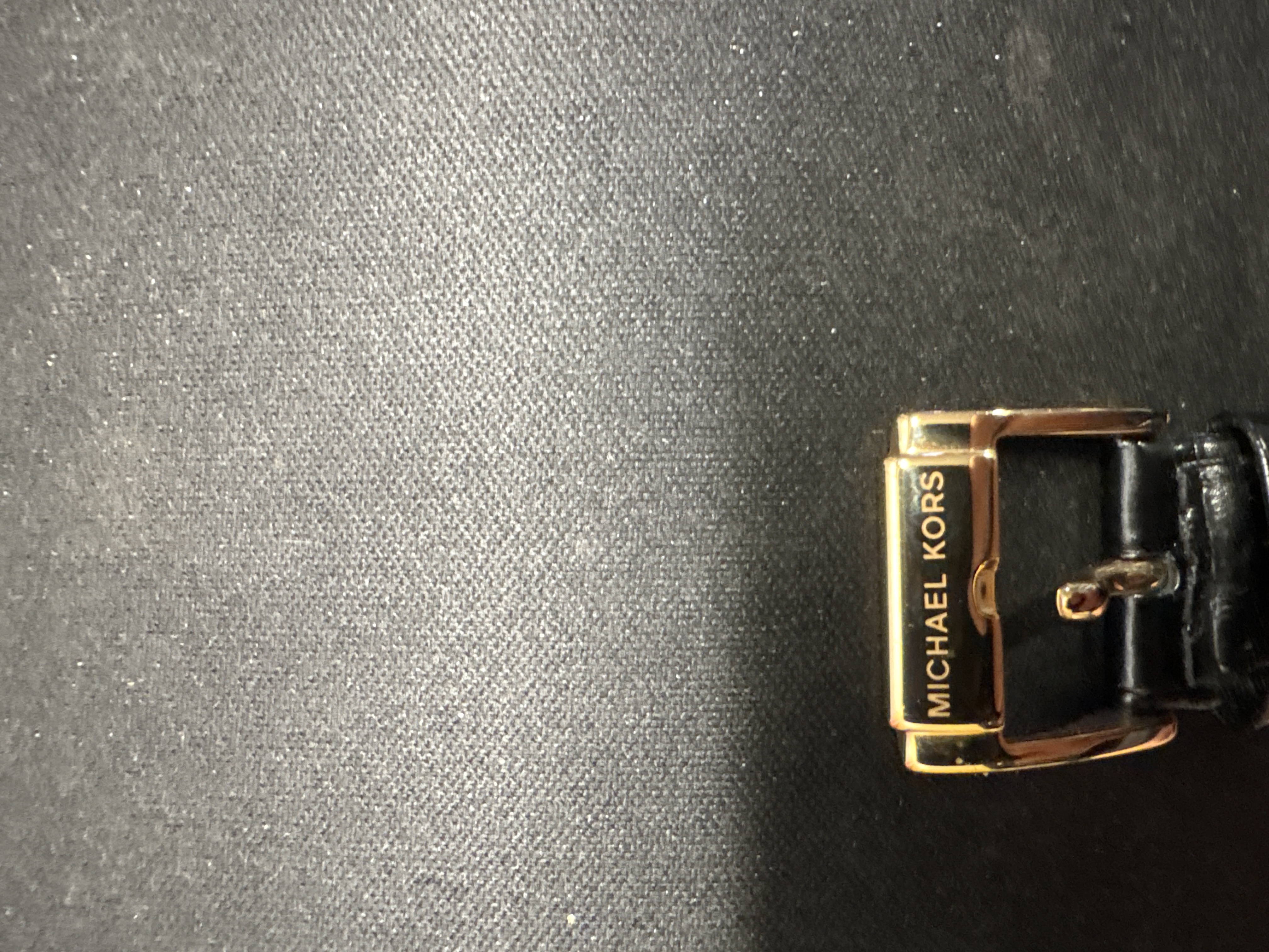 LOT 2026-587 — Montre authentique Michael Kors, modèle MK-2358, avec boîtier doré en acier… — photo 8