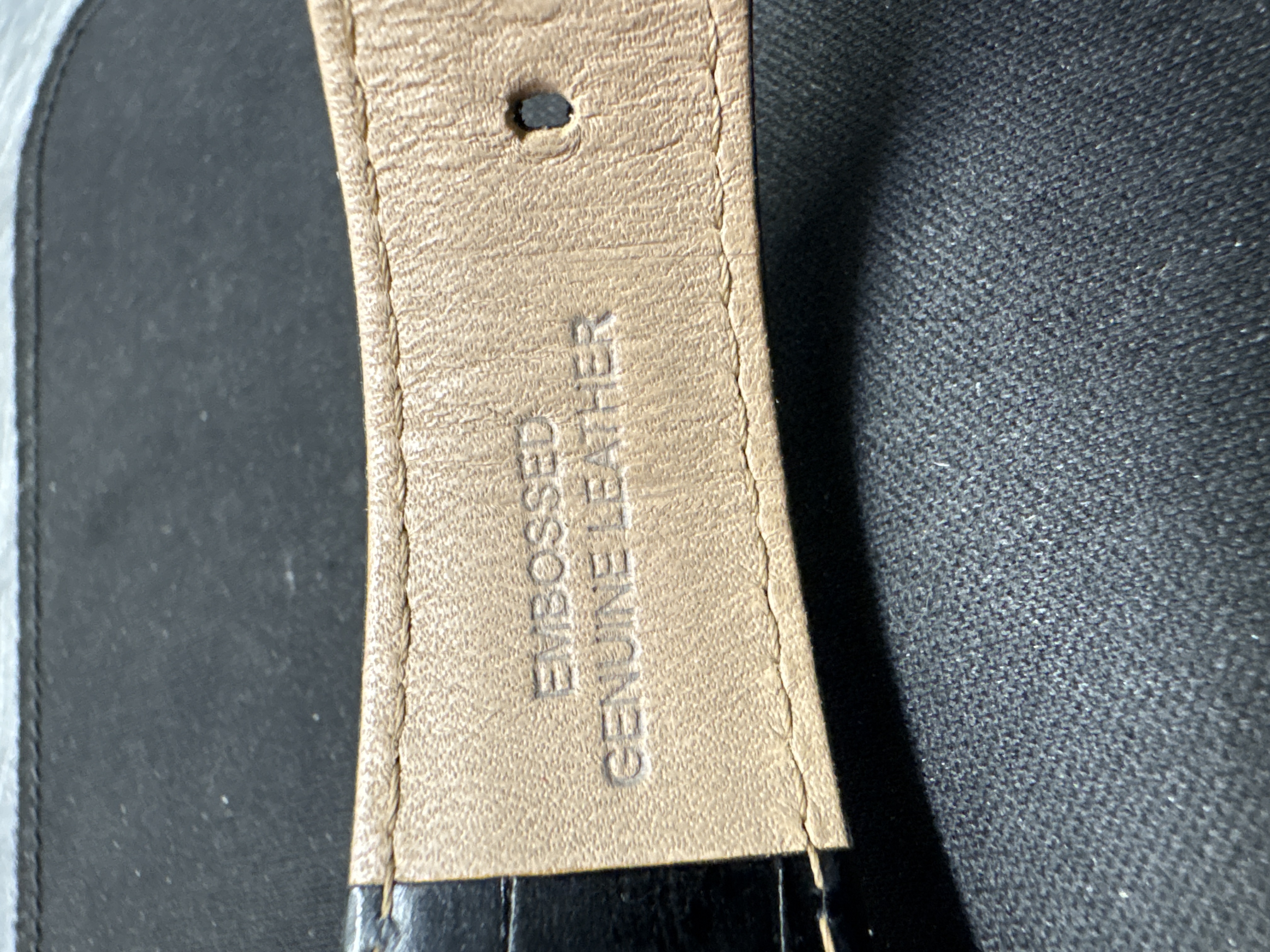 LOT 2026-587 — Montre authentique Michael Kors, modèle MK-2358, avec boîtier doré en acier… — photo 6