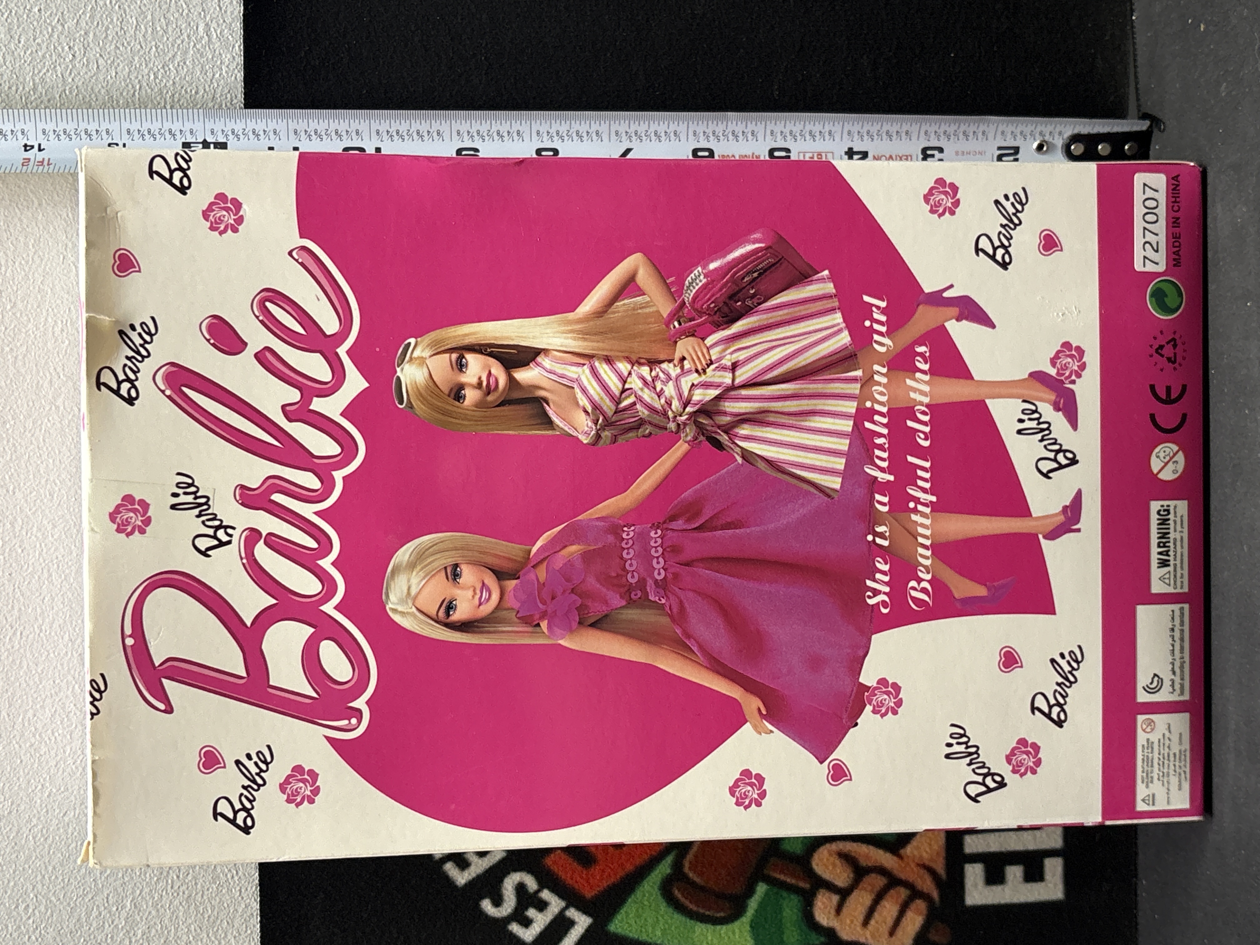 LOT 2026-591 — Poupée de mode de type Barbie présentée dans sa boîte d’origine, avec une… — photo 2