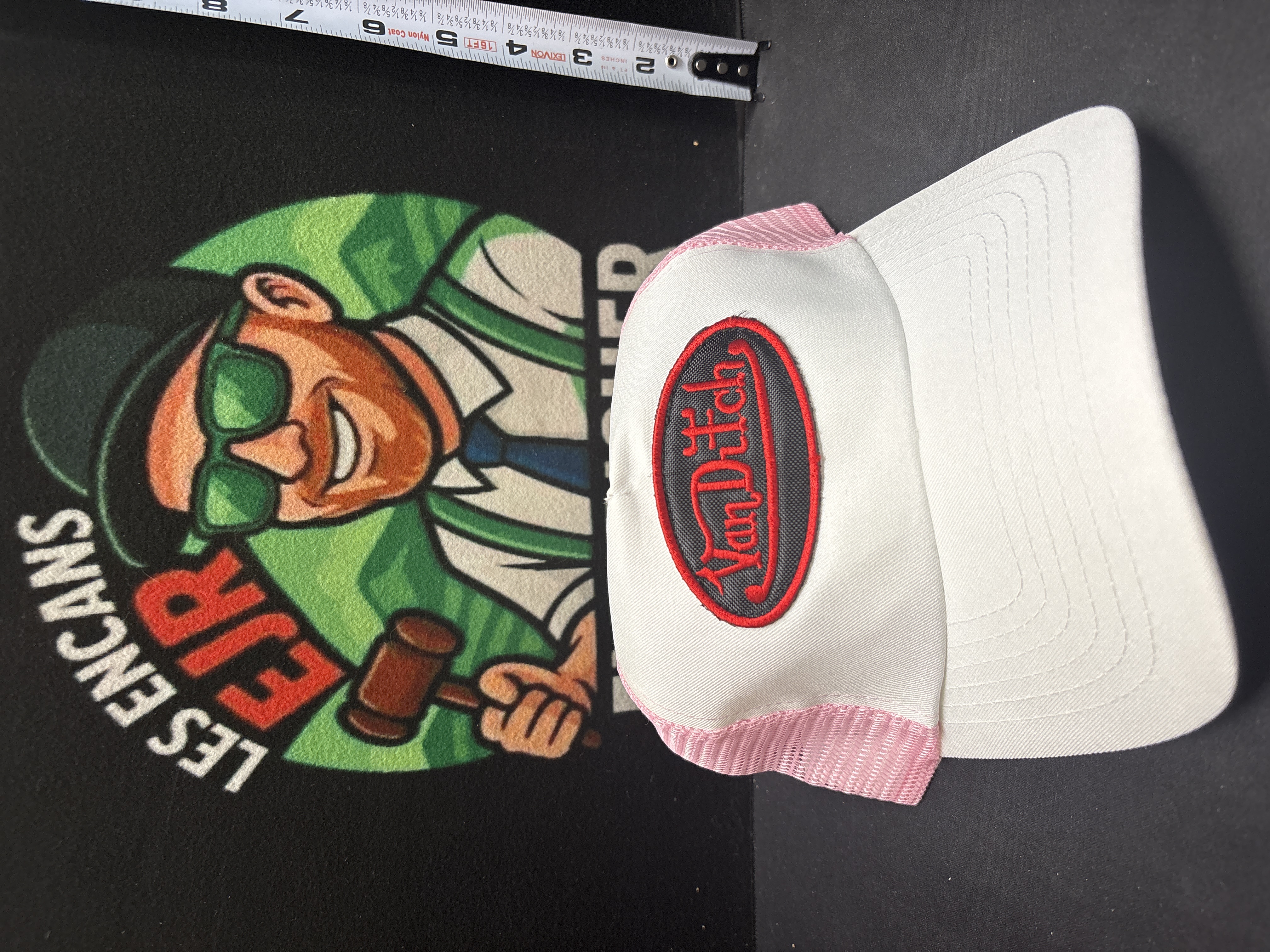 LOT 2026-597 — Casquette Van Dutch neuve, modèle de style camionneur, en blanc et rose — photo 1