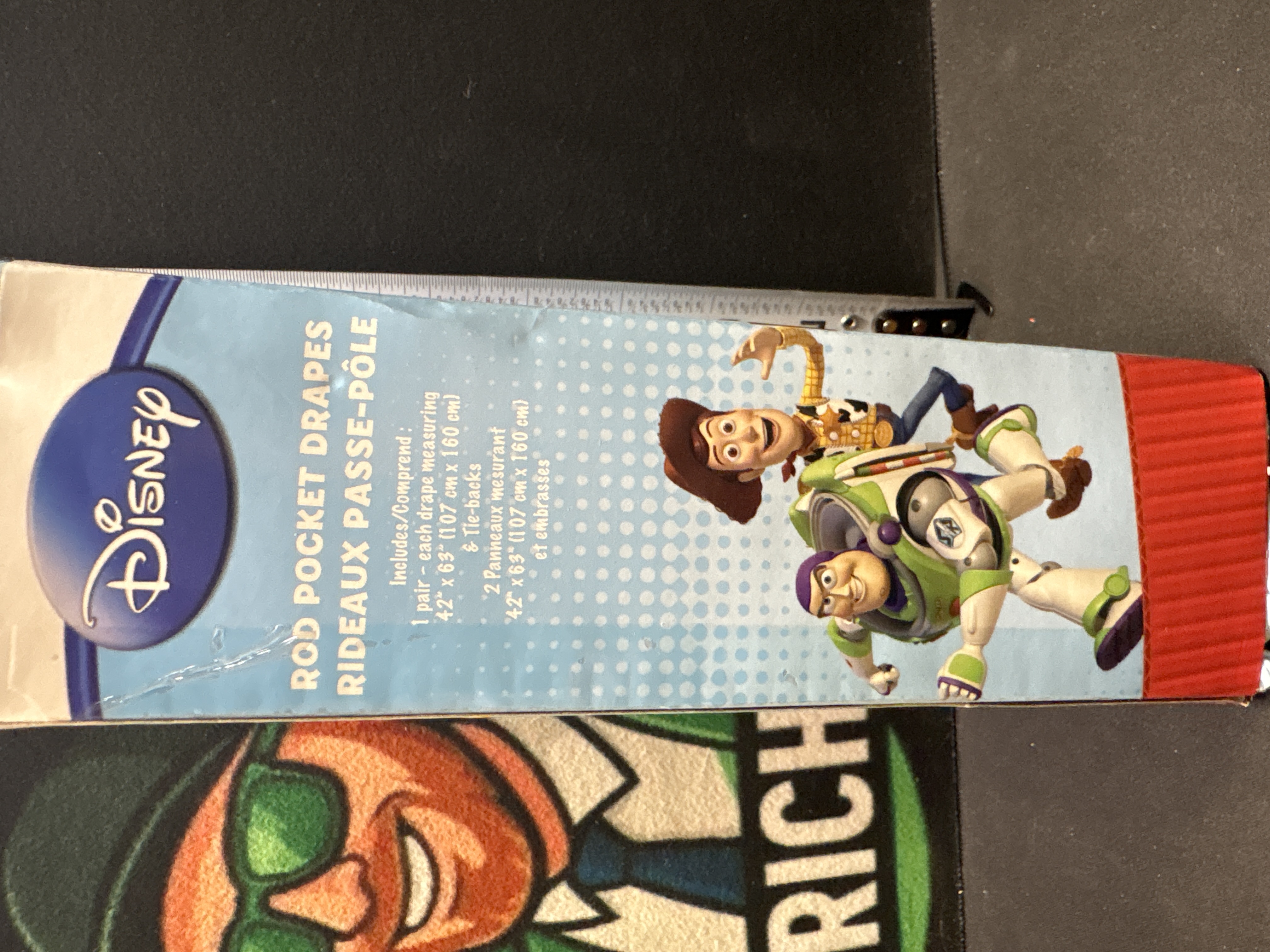 LOT 2026-601 — Ensemble neuf de rideaux passe-pôle Disney Pixar Toy Story, en microfibre 100… — photo 2
