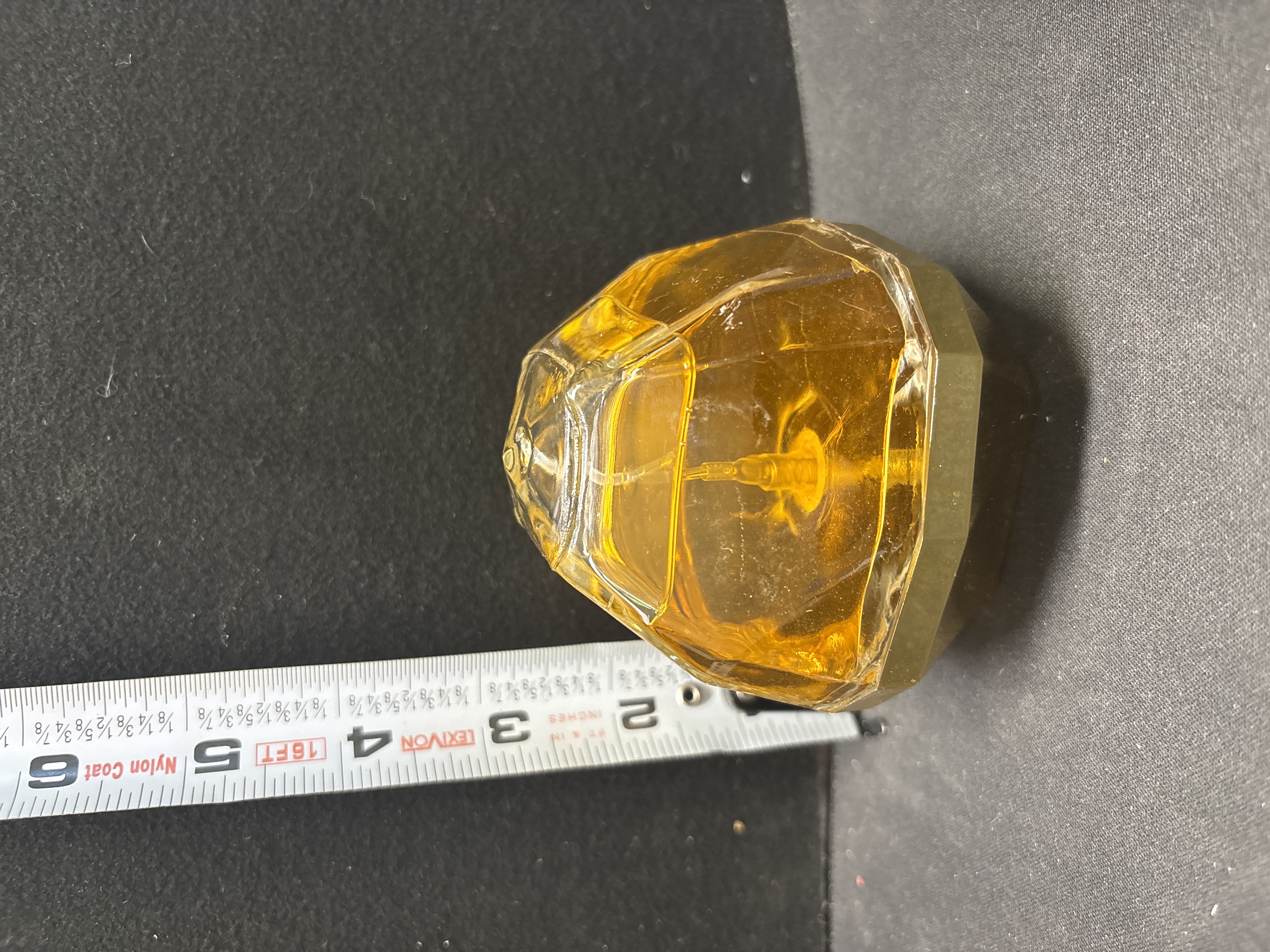 LOT 2026-610 — Ensemble de 7 pièces comprenant des flacons de parfum et une boîte : un flacon… — photo 5