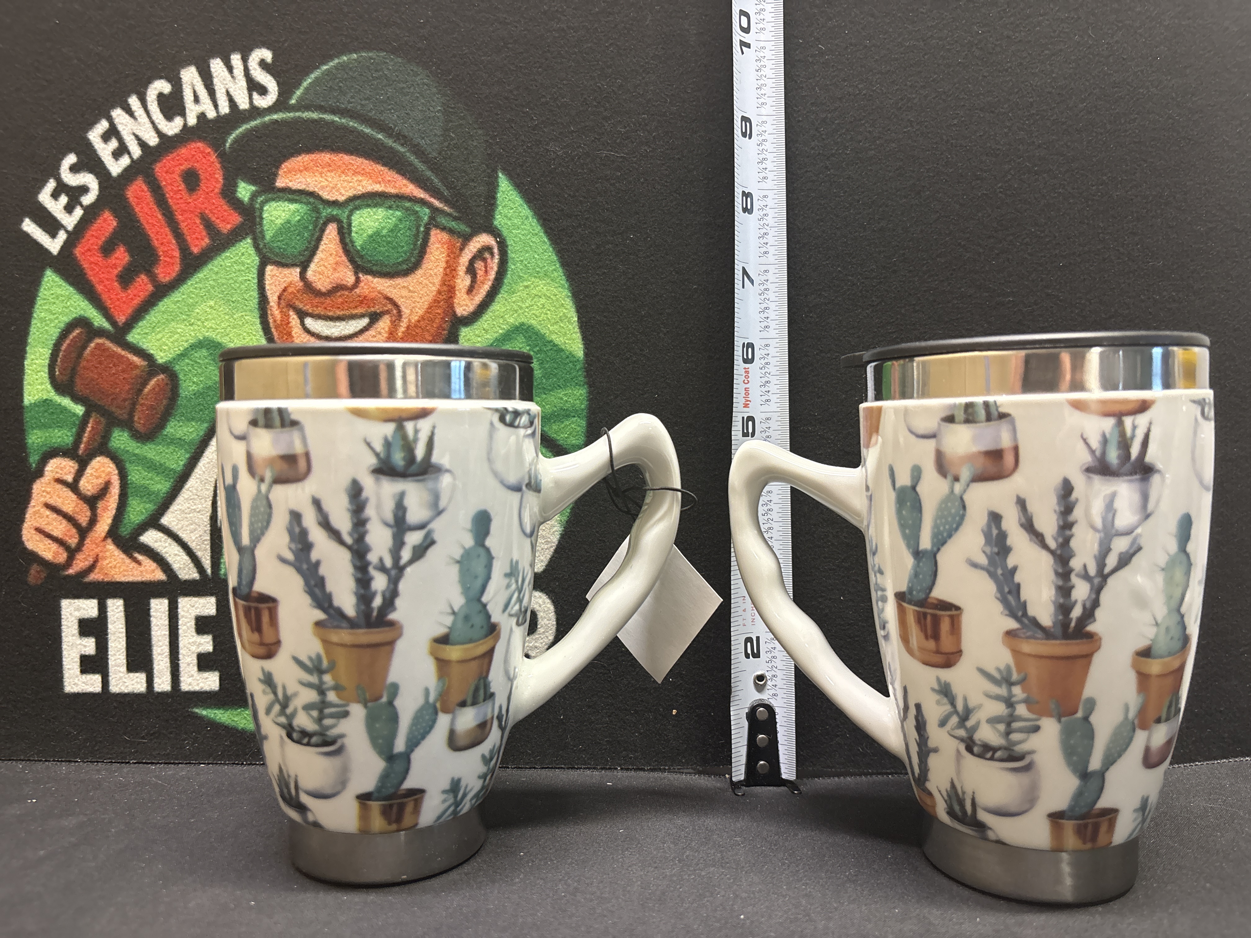 LOT 2026-633 — Ensemble de 2 tasses de voyage en céramique blanche, décorées de cactus et de… — photo 1