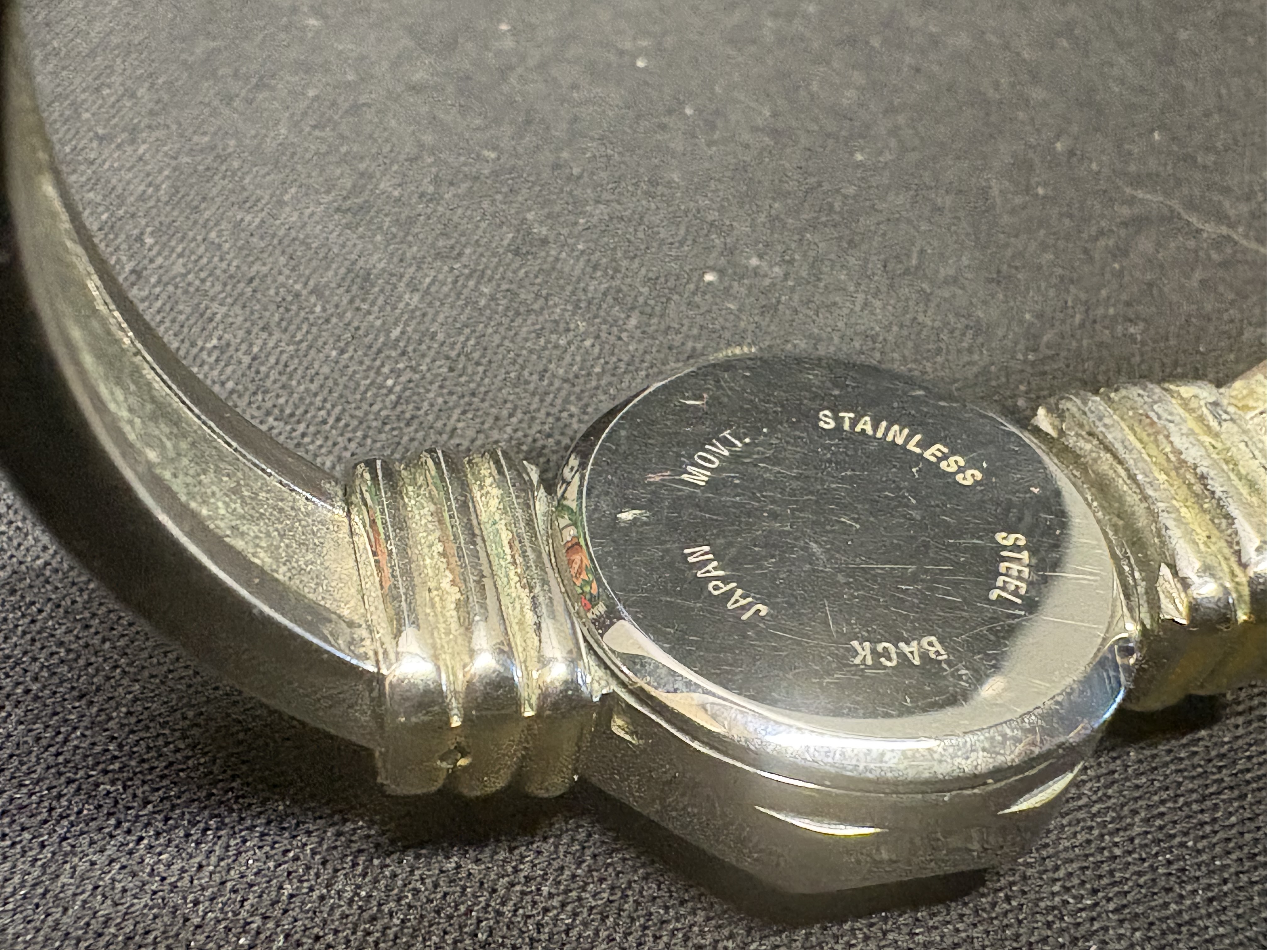 LOT 2026-679 — Ensemble de quatre montres-bracelets comprenant une montre Orient à cadran… — photo 7