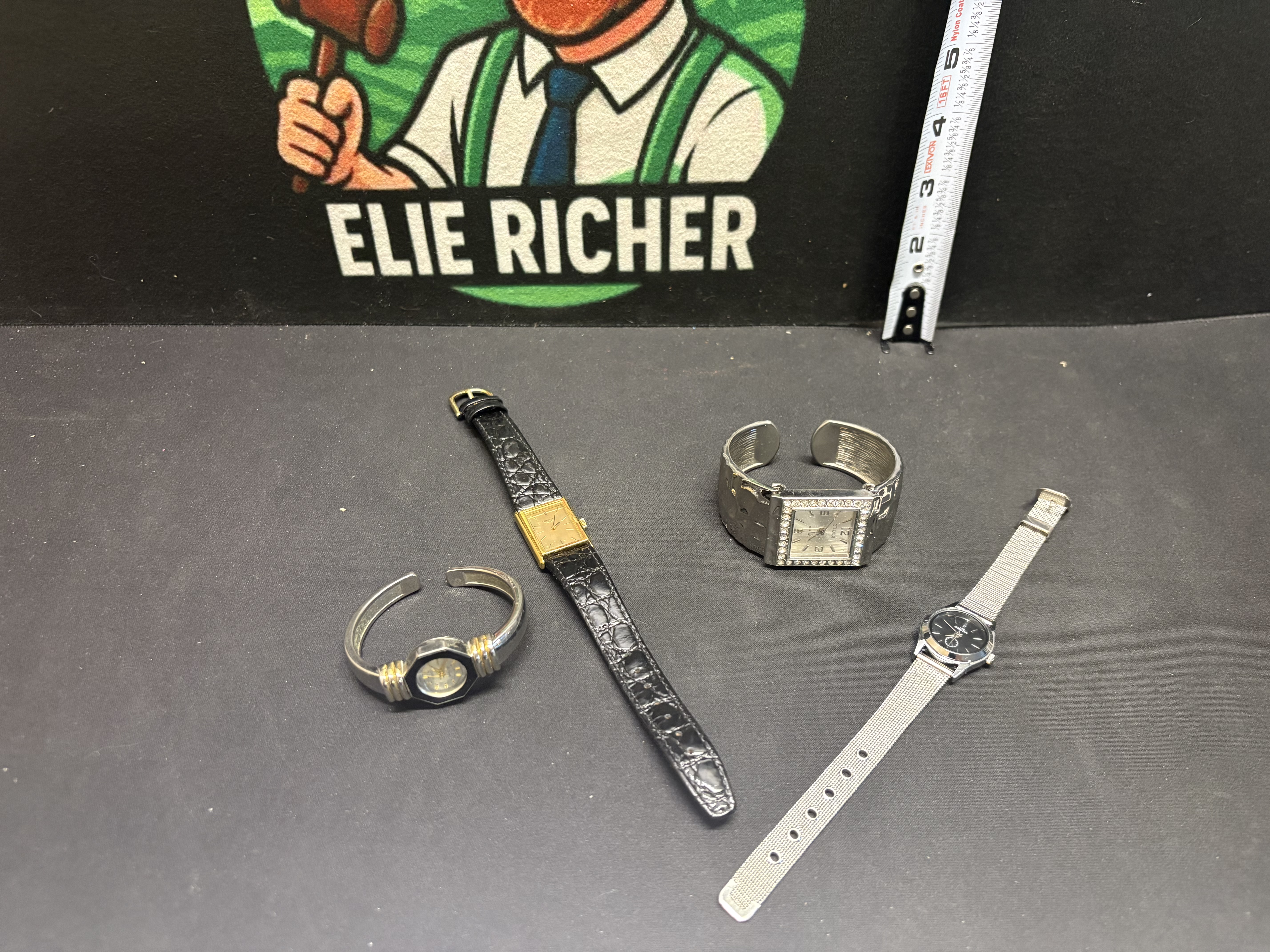 LOT 2026-679 — Ensemble de quatre montres-bracelets comprenant une montre Orient à cadran… — photo 1