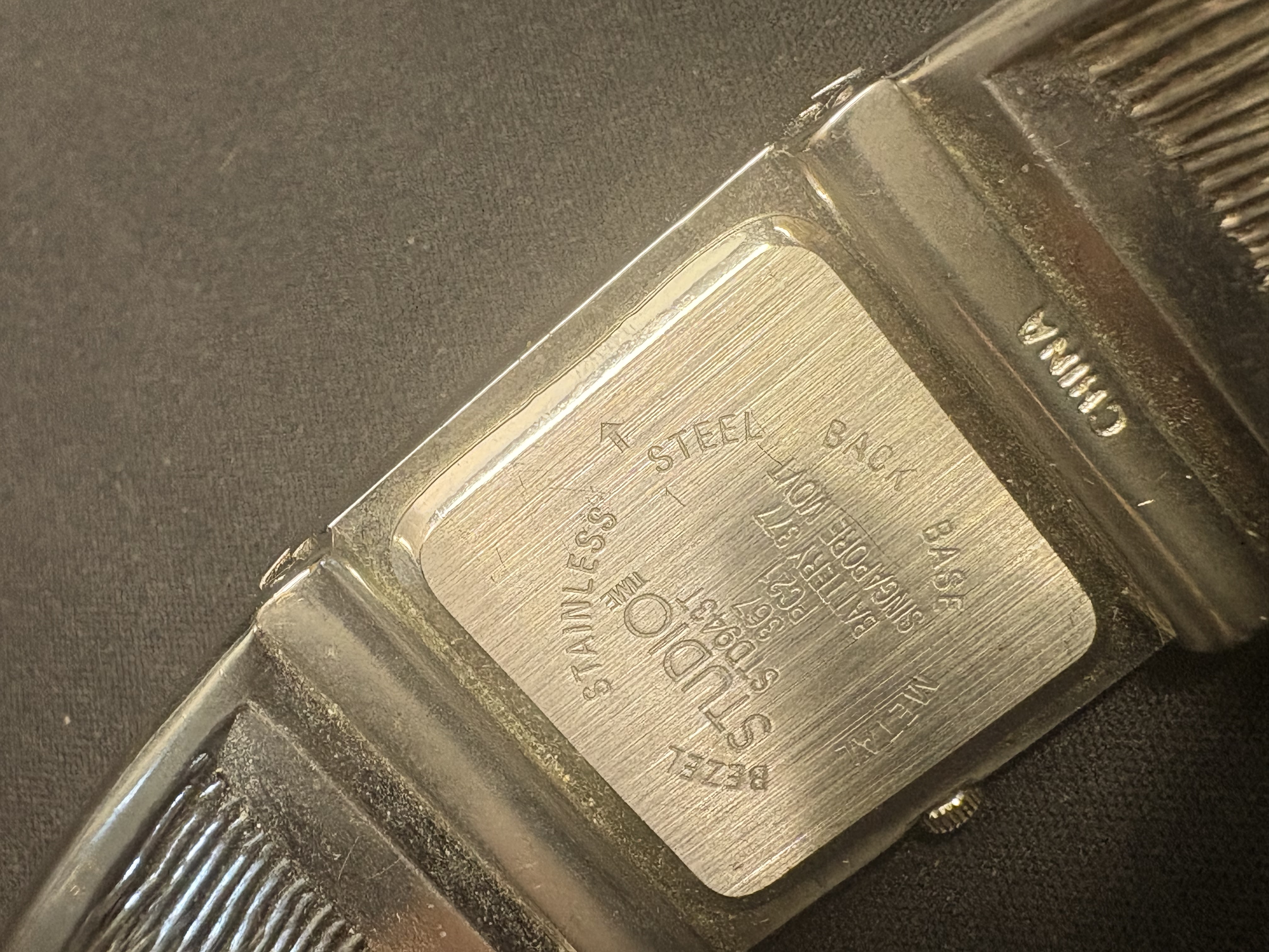 LOT 2026-679 — Ensemble de quatre montres-bracelets comprenant une montre Orient à cadran… — photo 5