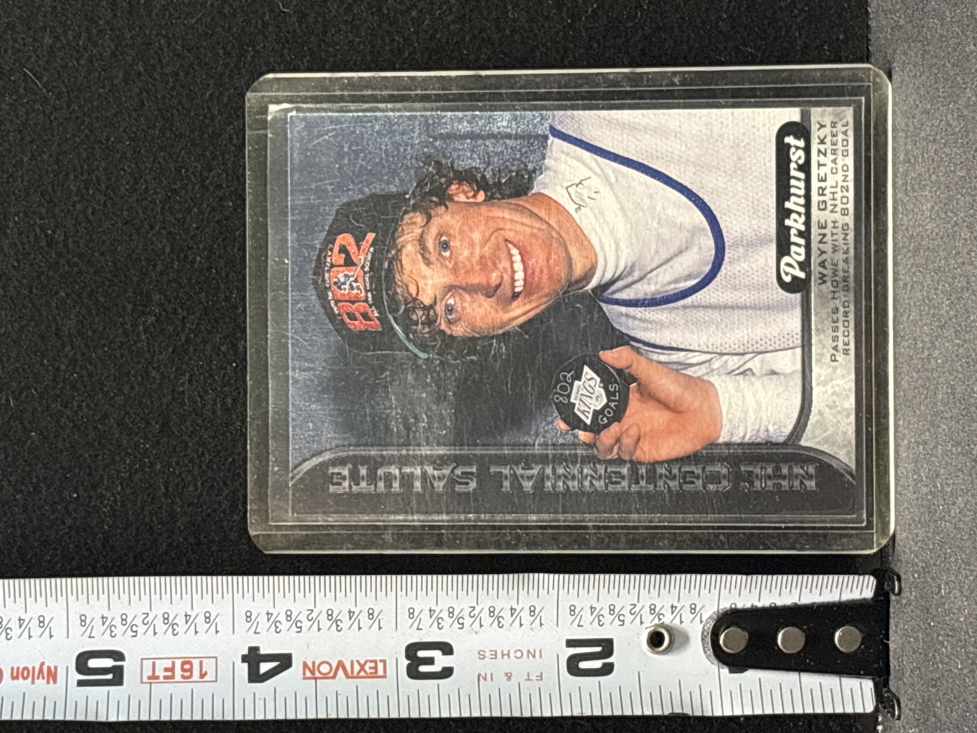 LOT 2026-689 — Carte de hockey de collection Wayne Gretzky, édition Parkhurst 2016-17, de la… — photo 1