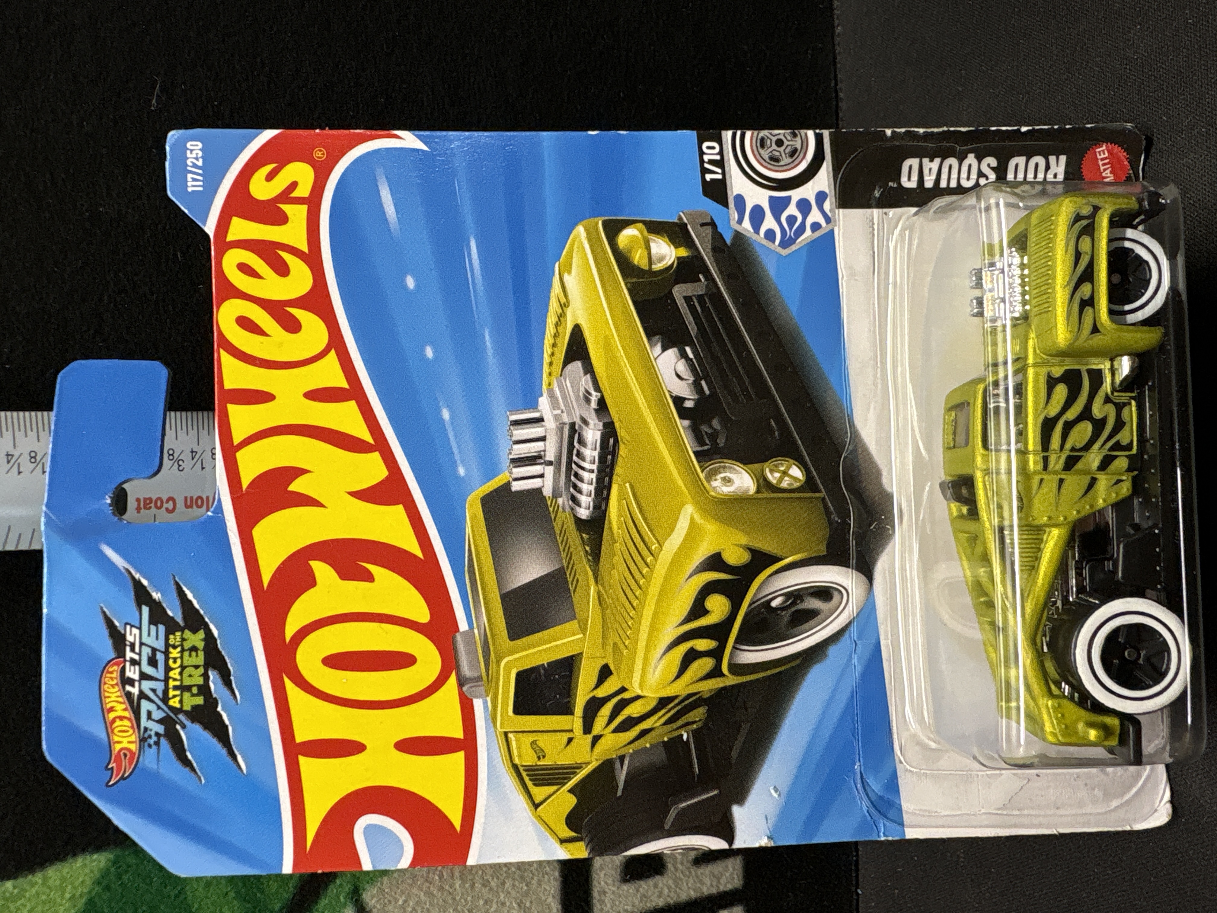 LOT 2026-691 — Voiture miniature Hot Wheels « Rod Squad », de la série « Let’s Race – Attack… — photo 1