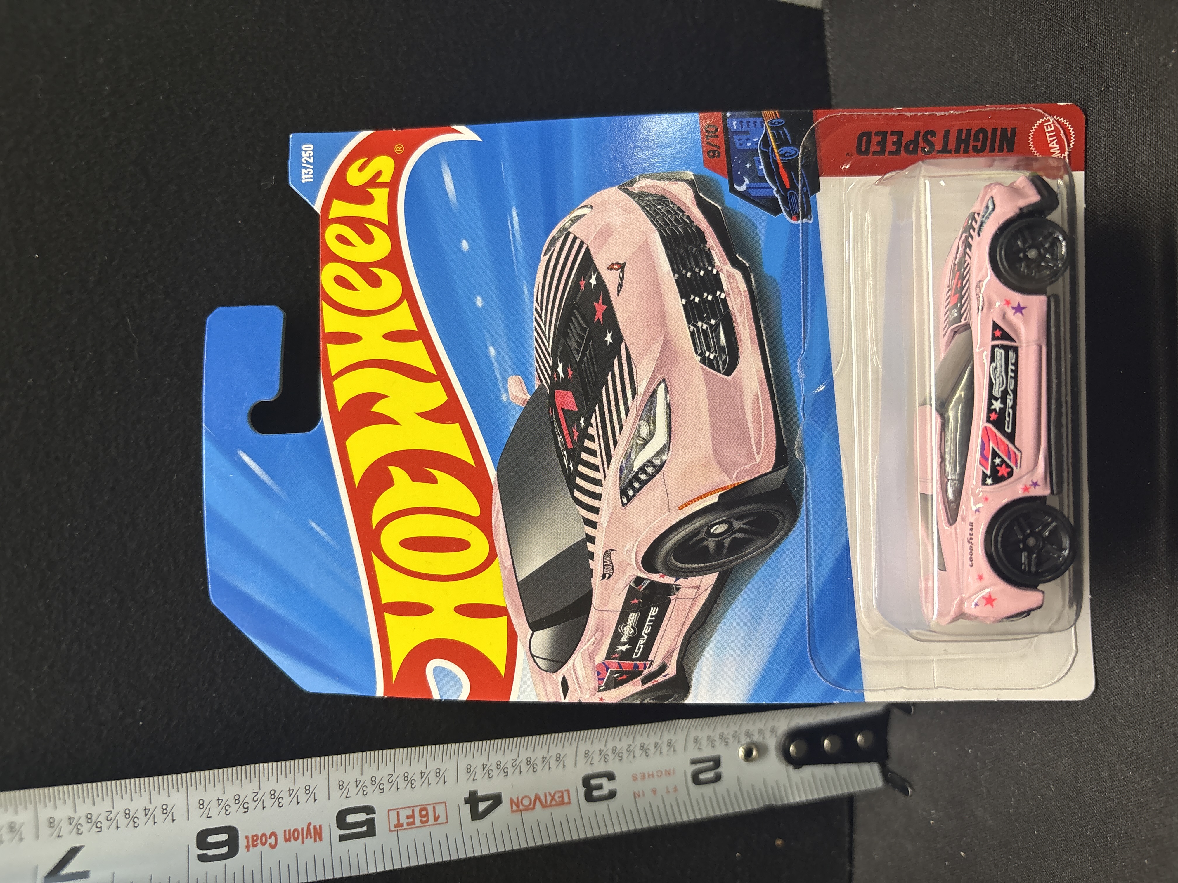 LOT 2026-696 — Voiture miniature Hot Wheels de Mattel représentant une Chevrolet Corvette… — photo 1