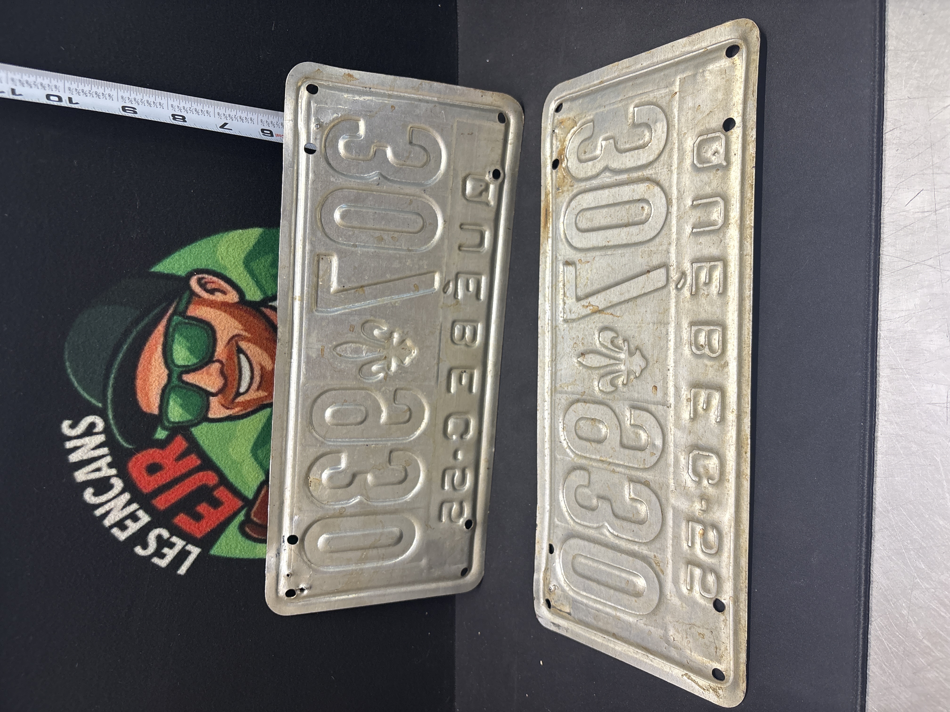 LOT 2026-699 — Paire de plaques d’immatriculation du Québec portant le numéro 307-930, avec… — photo 2
