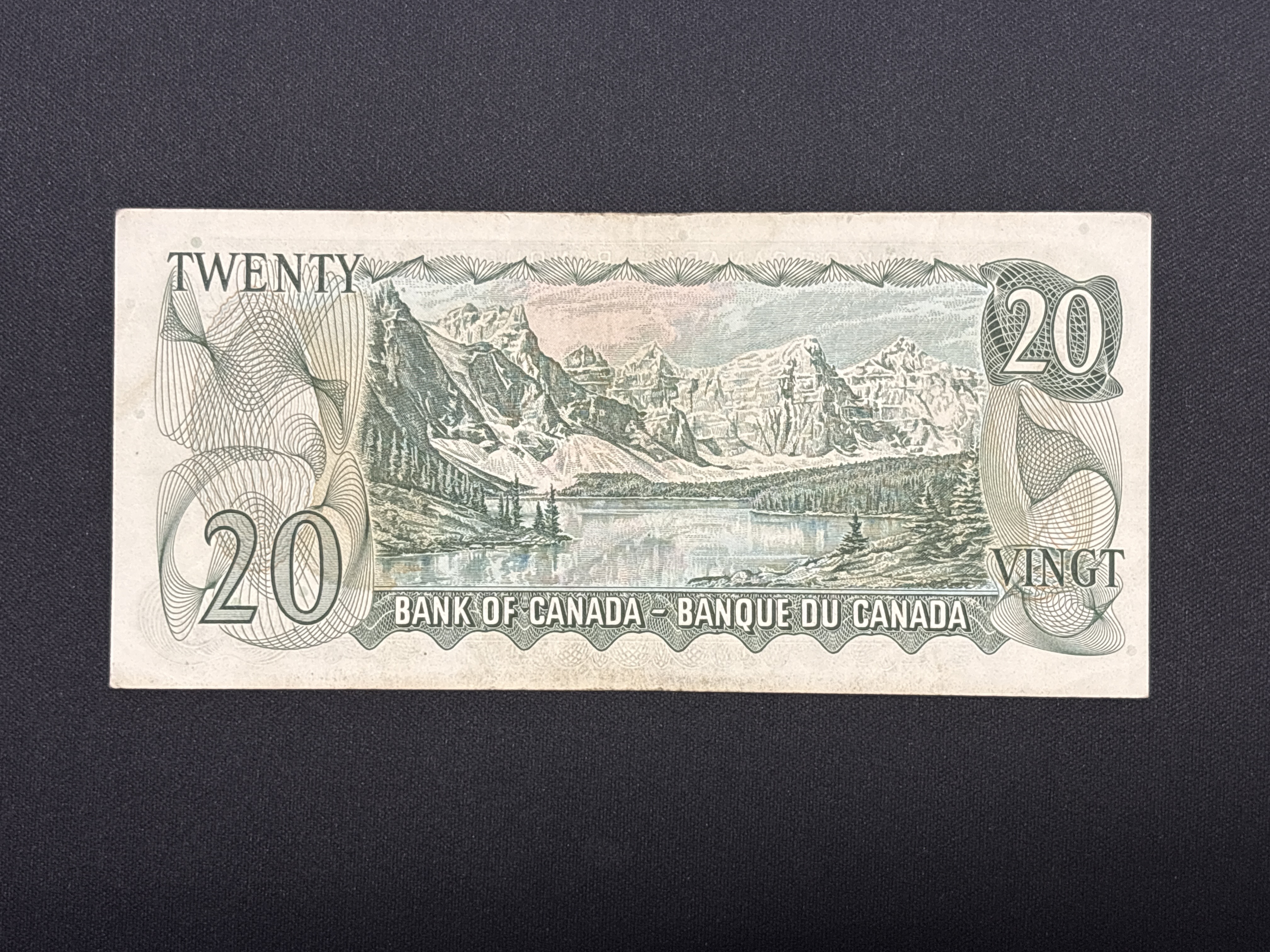 LOT 2026-713 — Billet canadien de 20 dollars de la Banque du Canada, daté de 1969, numéro de… — photo 3