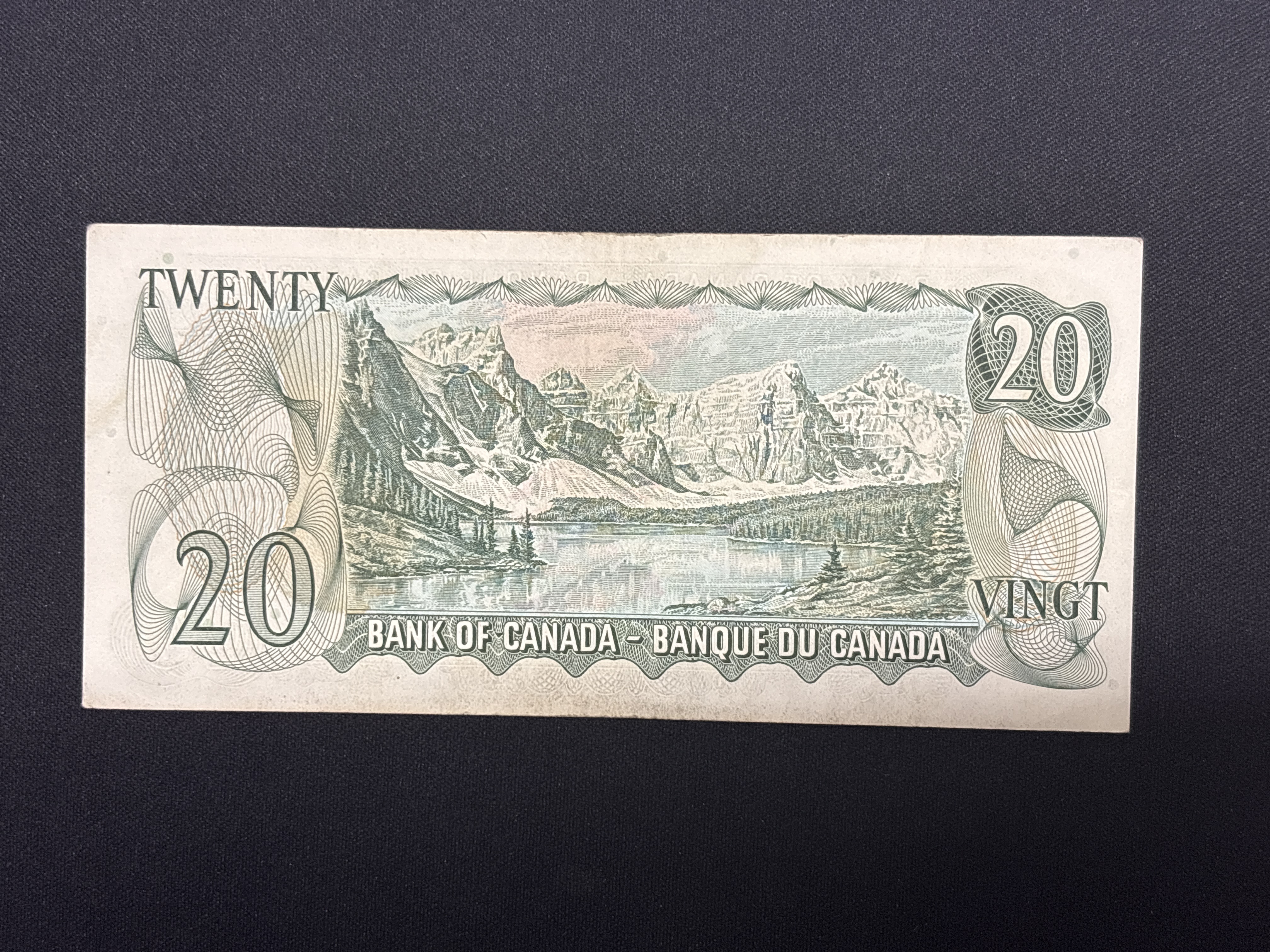 LOT 2026-713 — Billet canadien de 20 dollars de la Banque du Canada, daté de 1969, numéro de… — photo 2