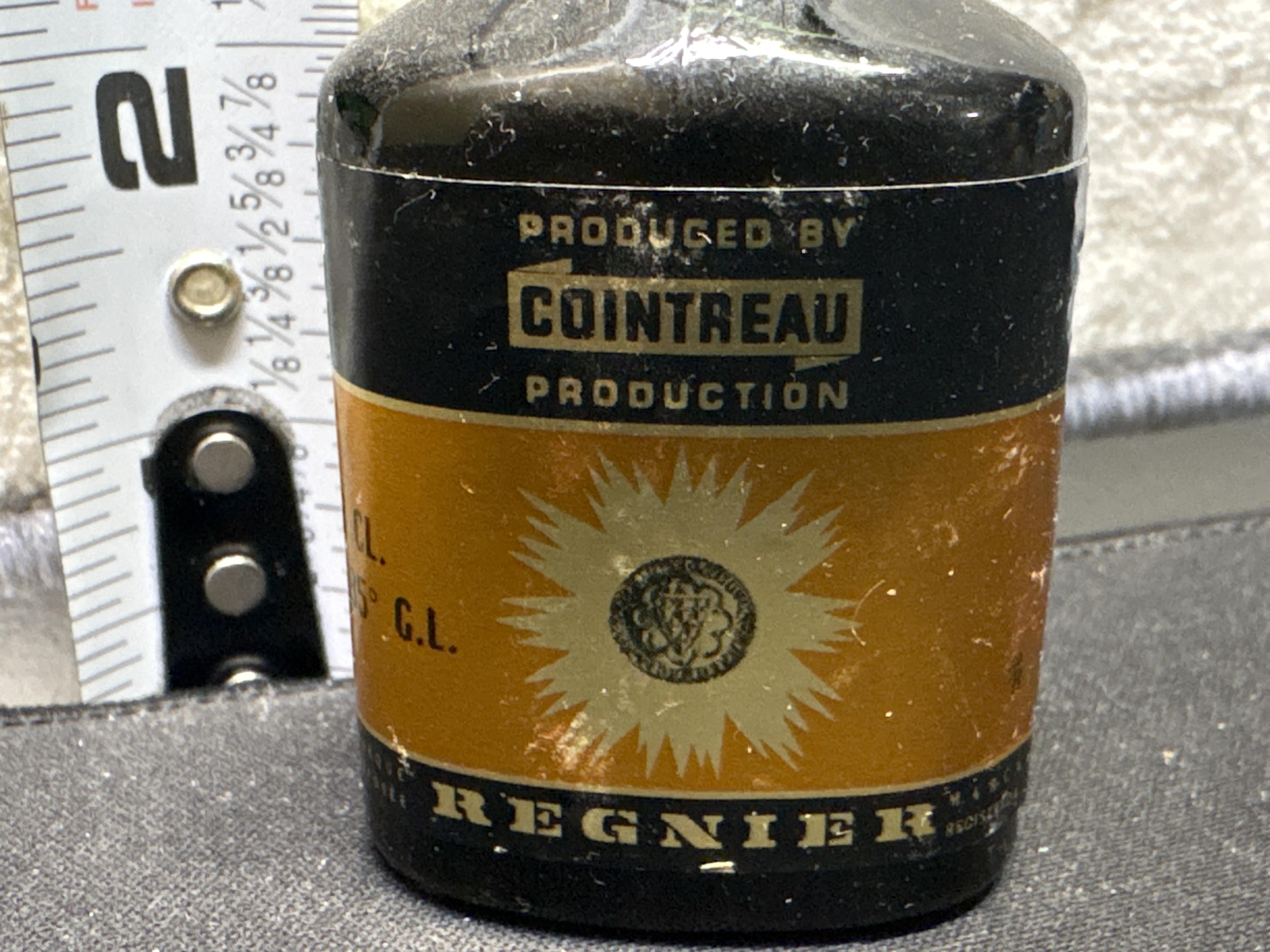 LOT 2026-717 — Bouteille vintage de brandy à l’abricot « Apricot Brandy » de marque Régnier… — photo 3