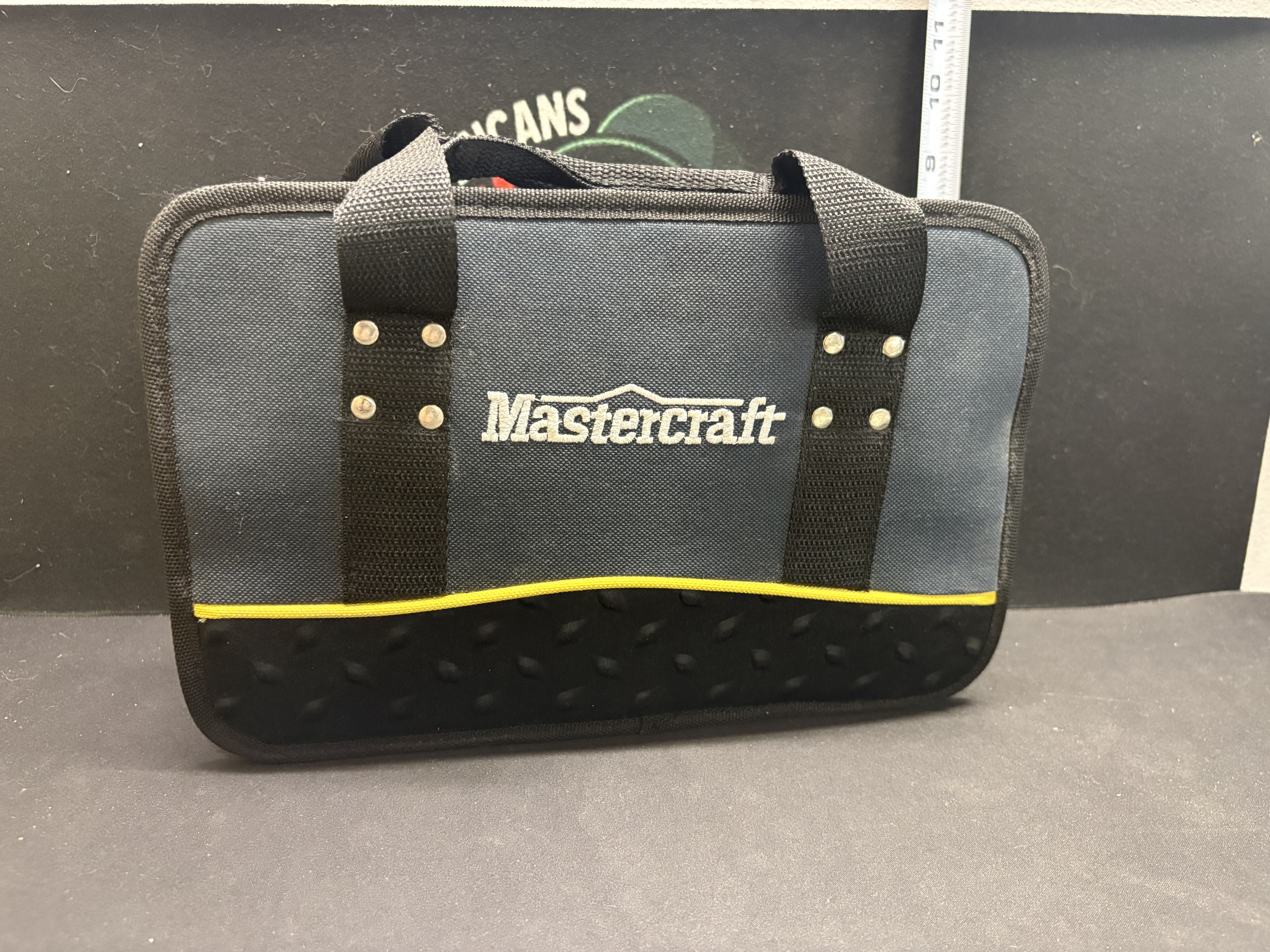 LOT 2026-075 — Outil multifonction sans fil Mastercraft 12 V – Multi-Crafter – Avec sac et… — photo 2