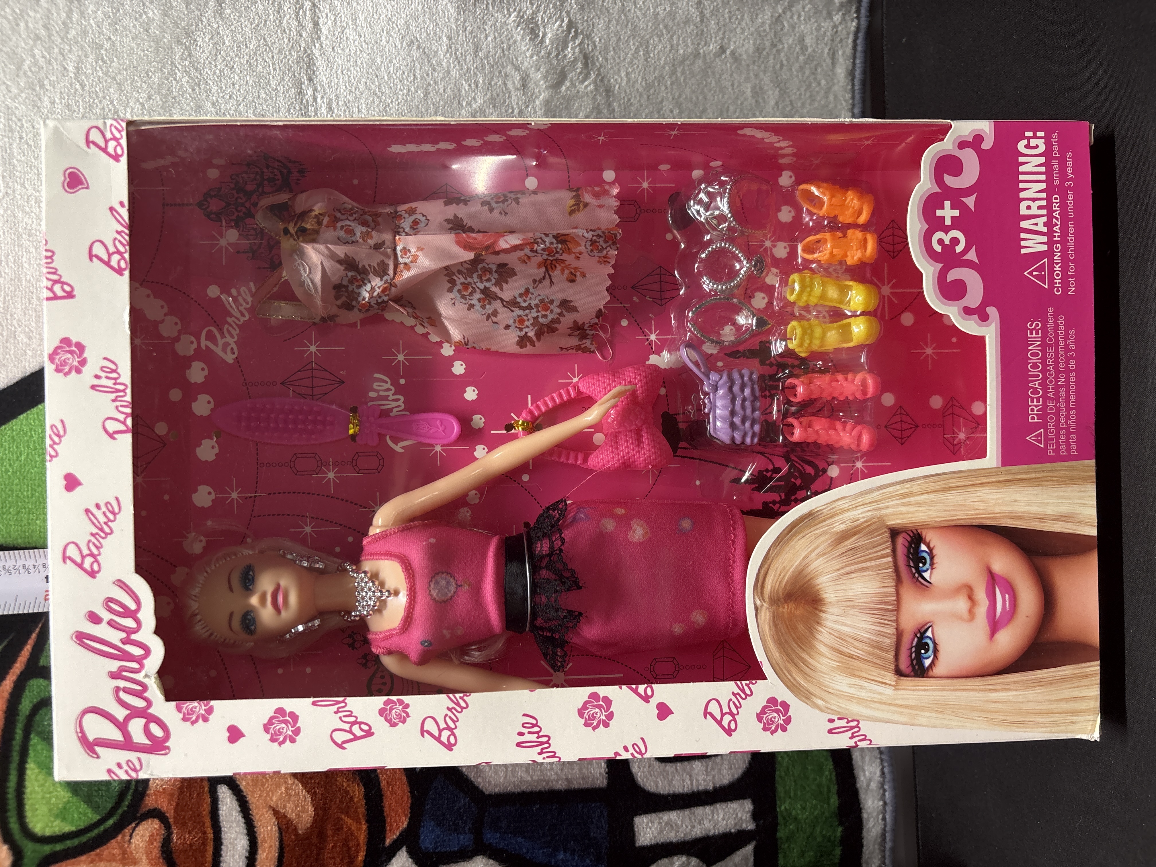 LOT 2026-734 — Ensemble de 4 poupées Barbie présentées dans leur boîte d’origine, chacune… — photo 3