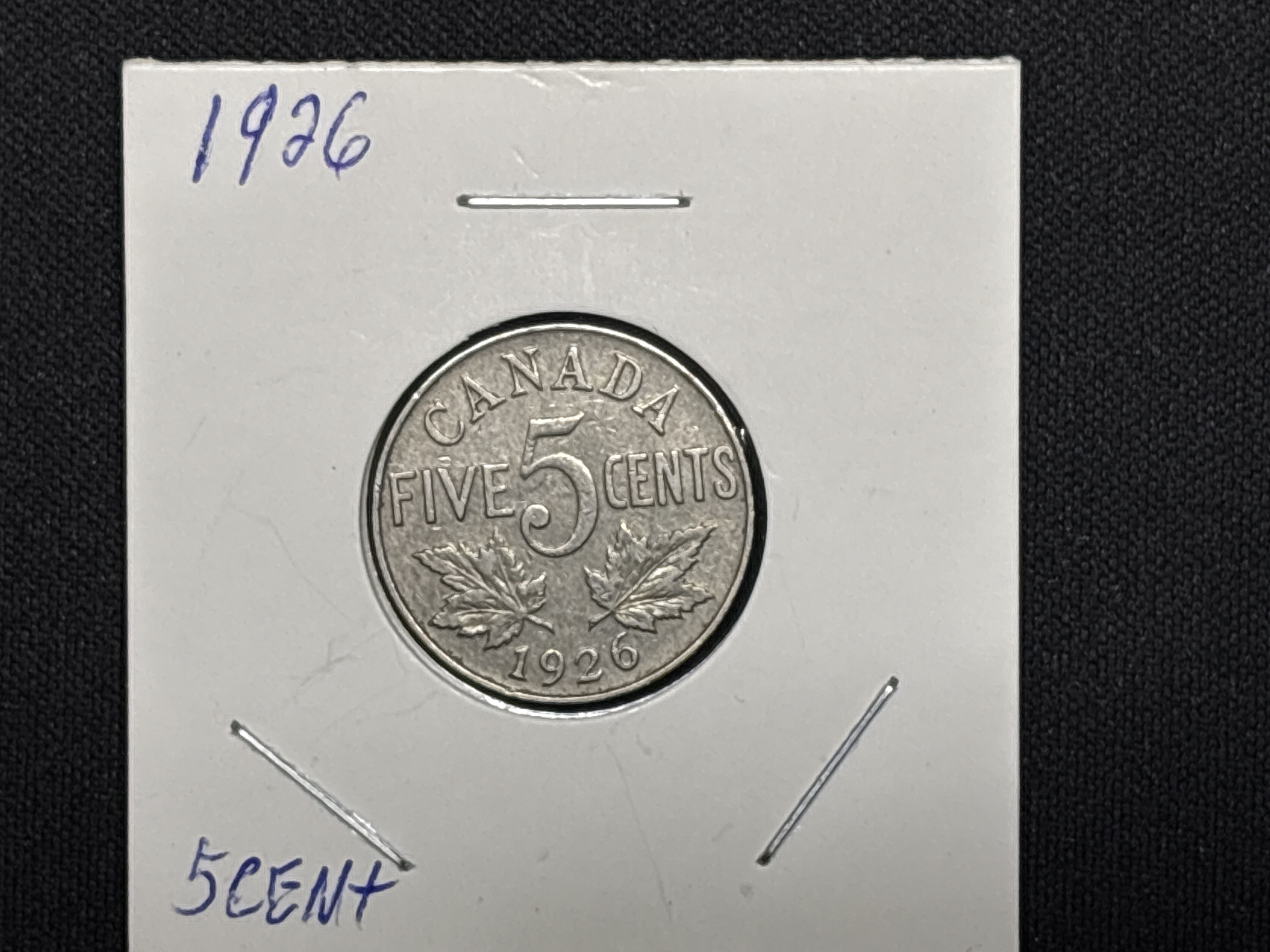 LOT 2026-739 — Pièce de monnaie canadienne de 5 cents datée de 1926, à l’effigie du roi… — photo 1