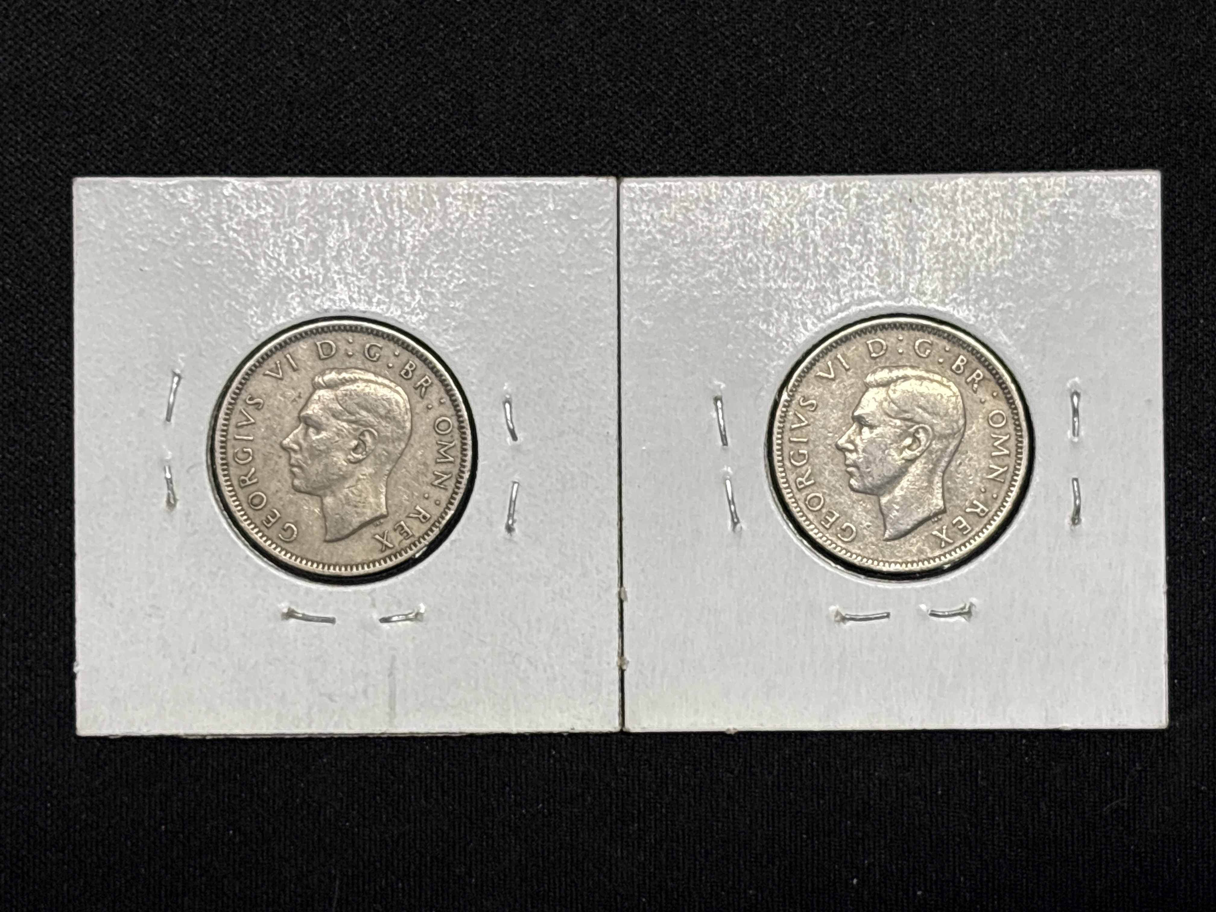 LOT 2026-742 — Ensemble de 2 pièces de monnaie britanniques d’un shilling : une datée de 1947… — photo 2