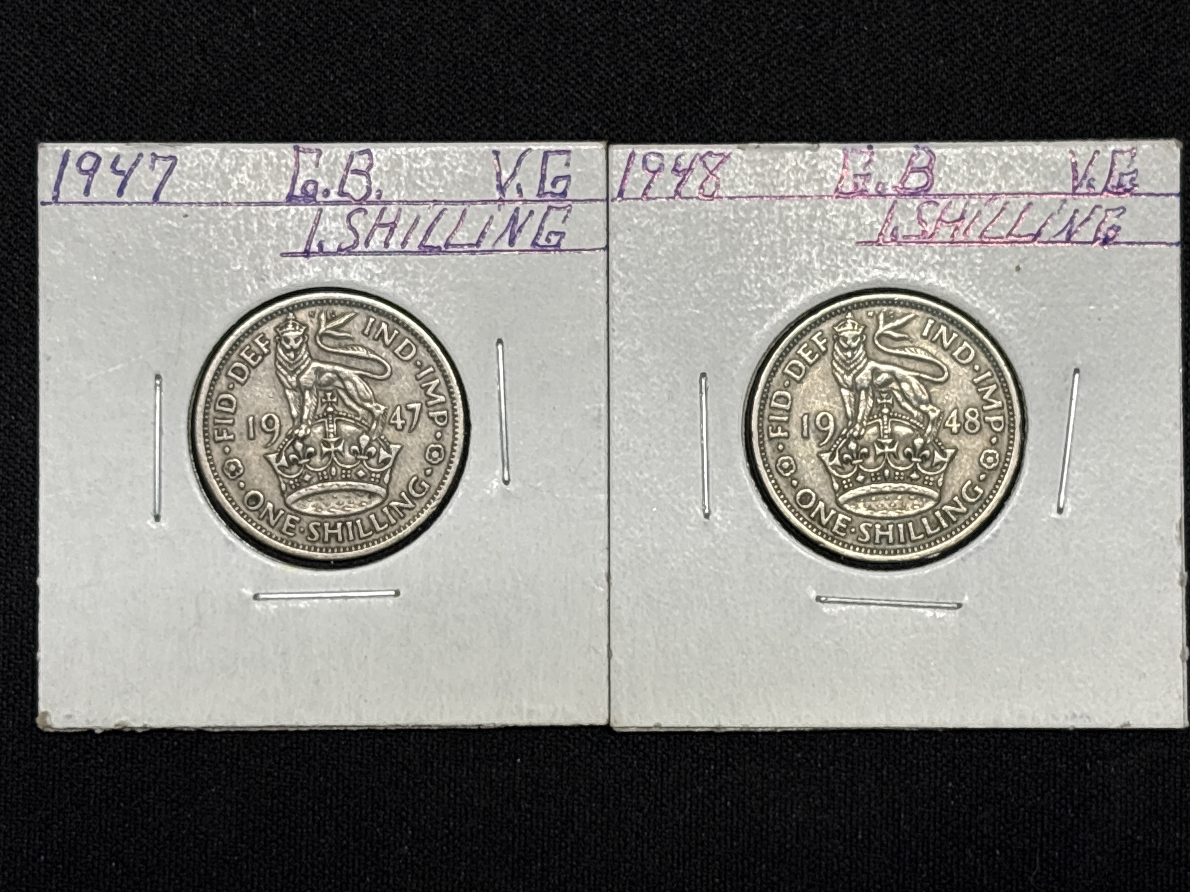 LOT 2026-742 — Ensemble de 2 pièces de monnaie britanniques d’un shilling : une datée de 1947… — photo 1