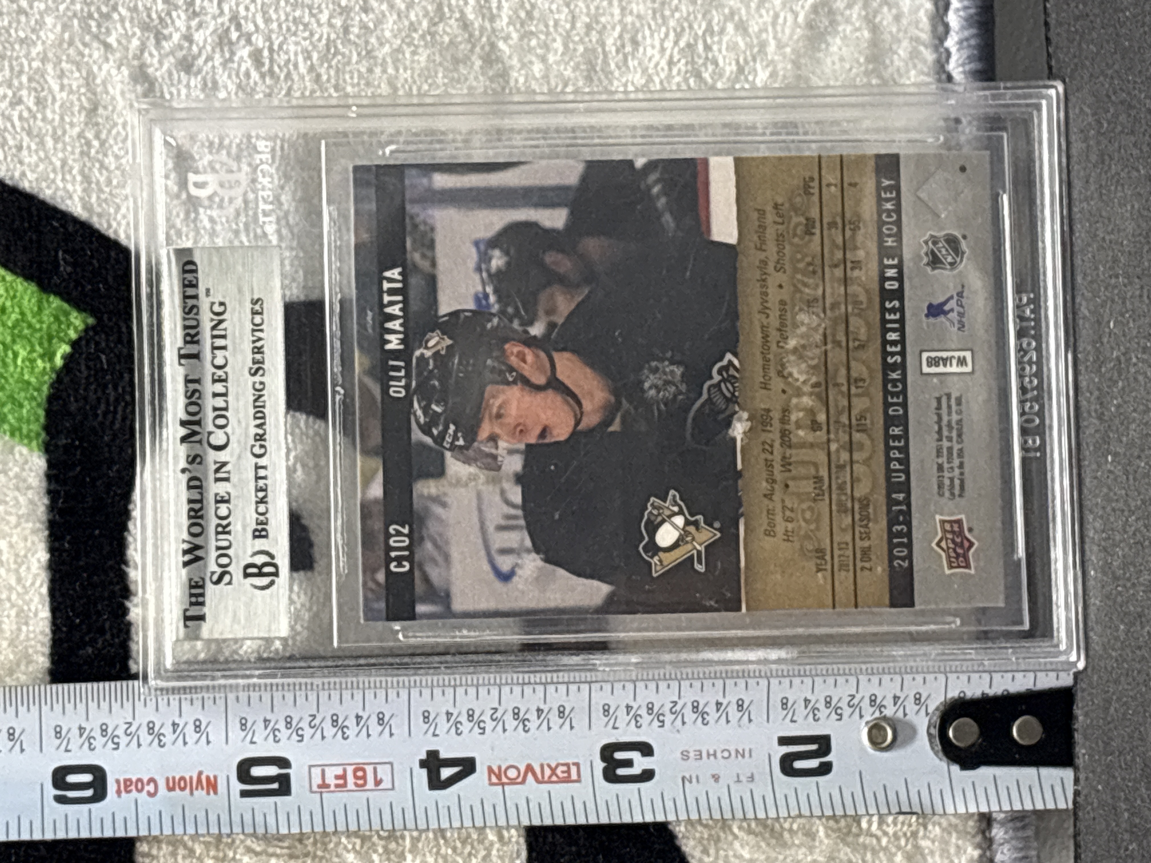 LOT 2026-744 — Carte de hockey 2013-14 Upper Deck Series One, modèle Young Guns UD Canvas… — photo 2