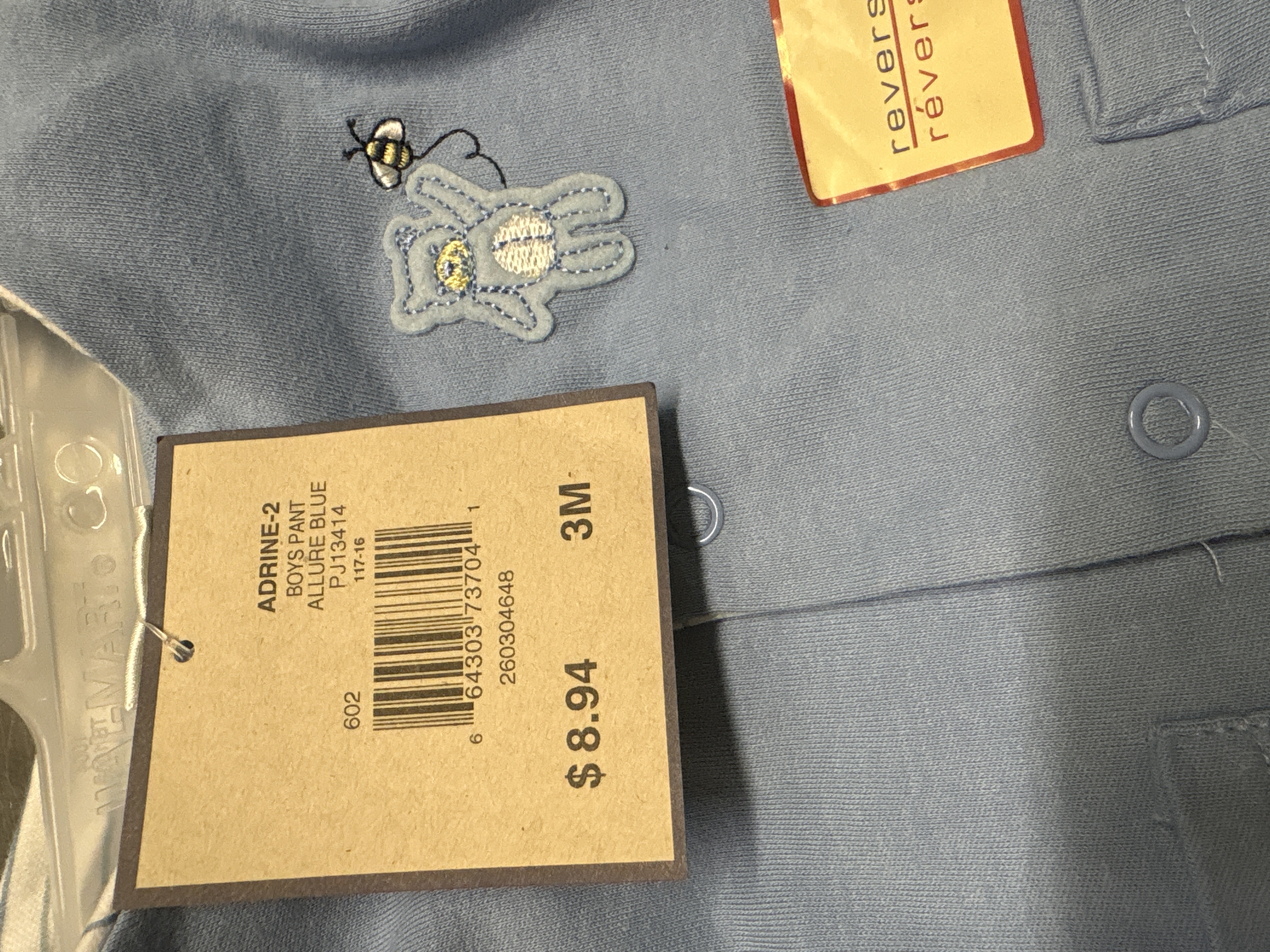 LOT 2026-745 — Lot de vêtements pour bébé en bleu pâle, comprenant des hauts et vestes à… — photo 3
