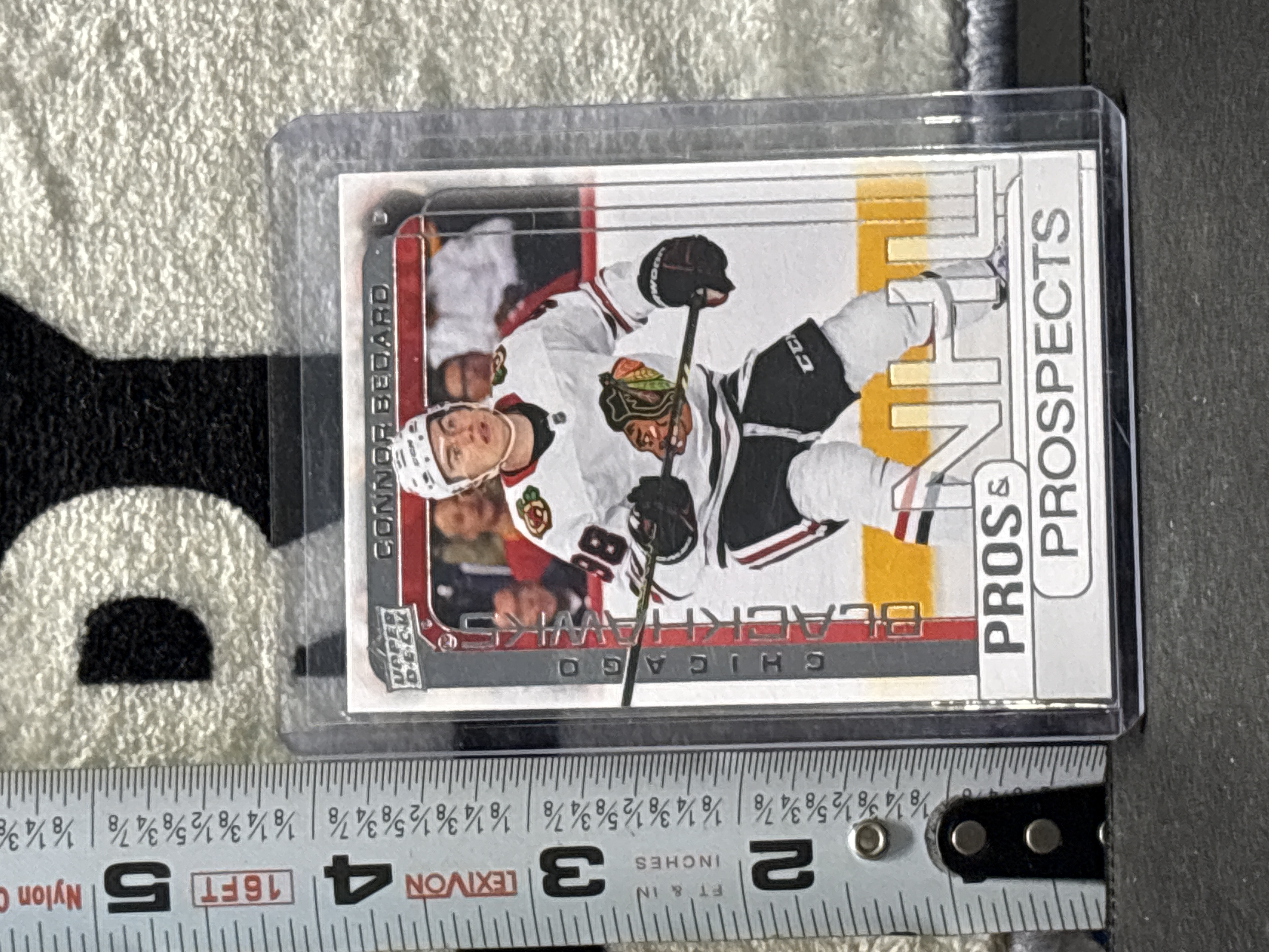 LOT 2026-754 — Carte de hockey Connor Bedard, numéro PP-20, des Chicago Blackhawks, série… — photo 1