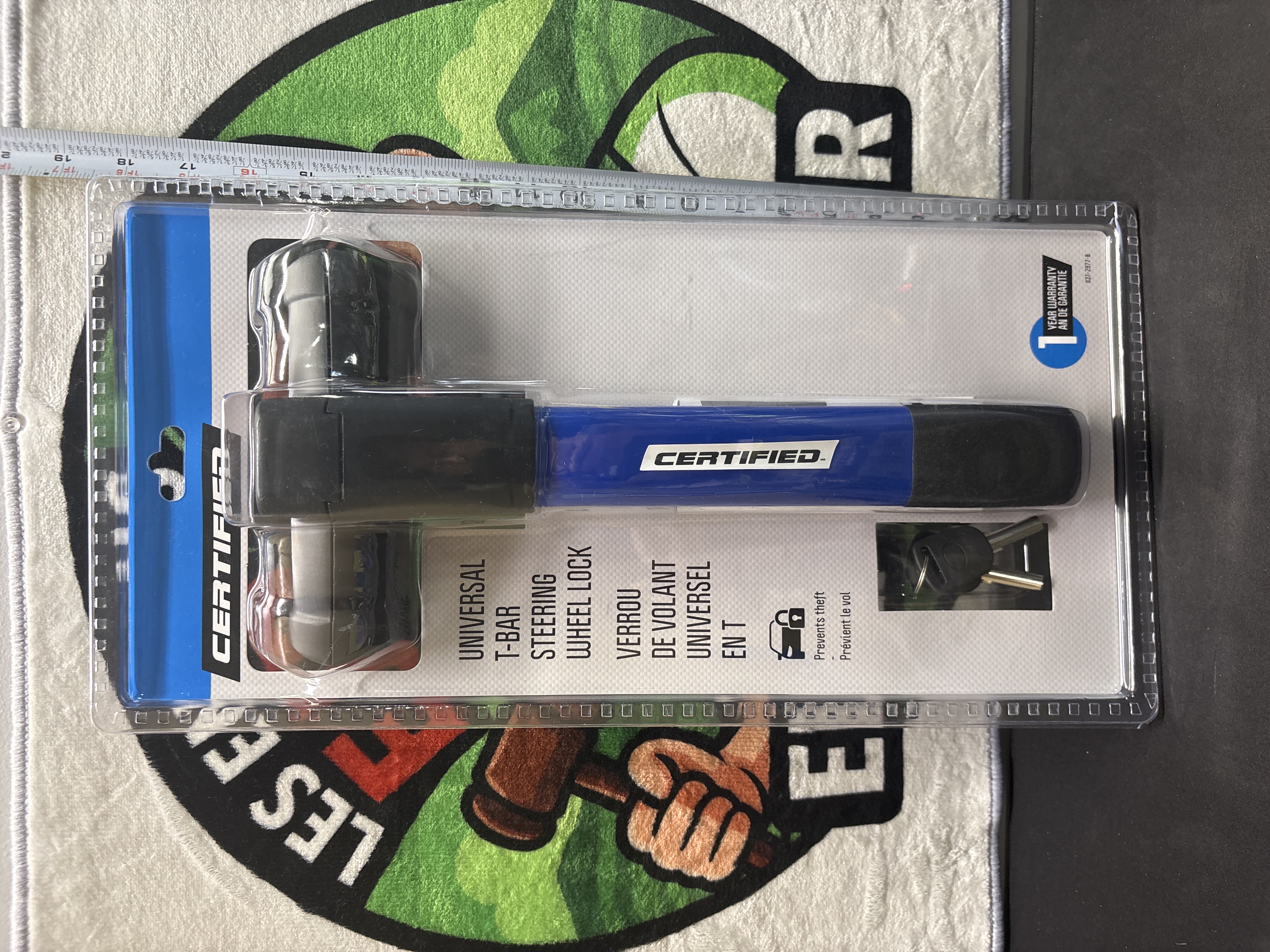 LOT 2026-807 — Verrou de volant universel en T de marque Certified, présenté dans son… — photo 1