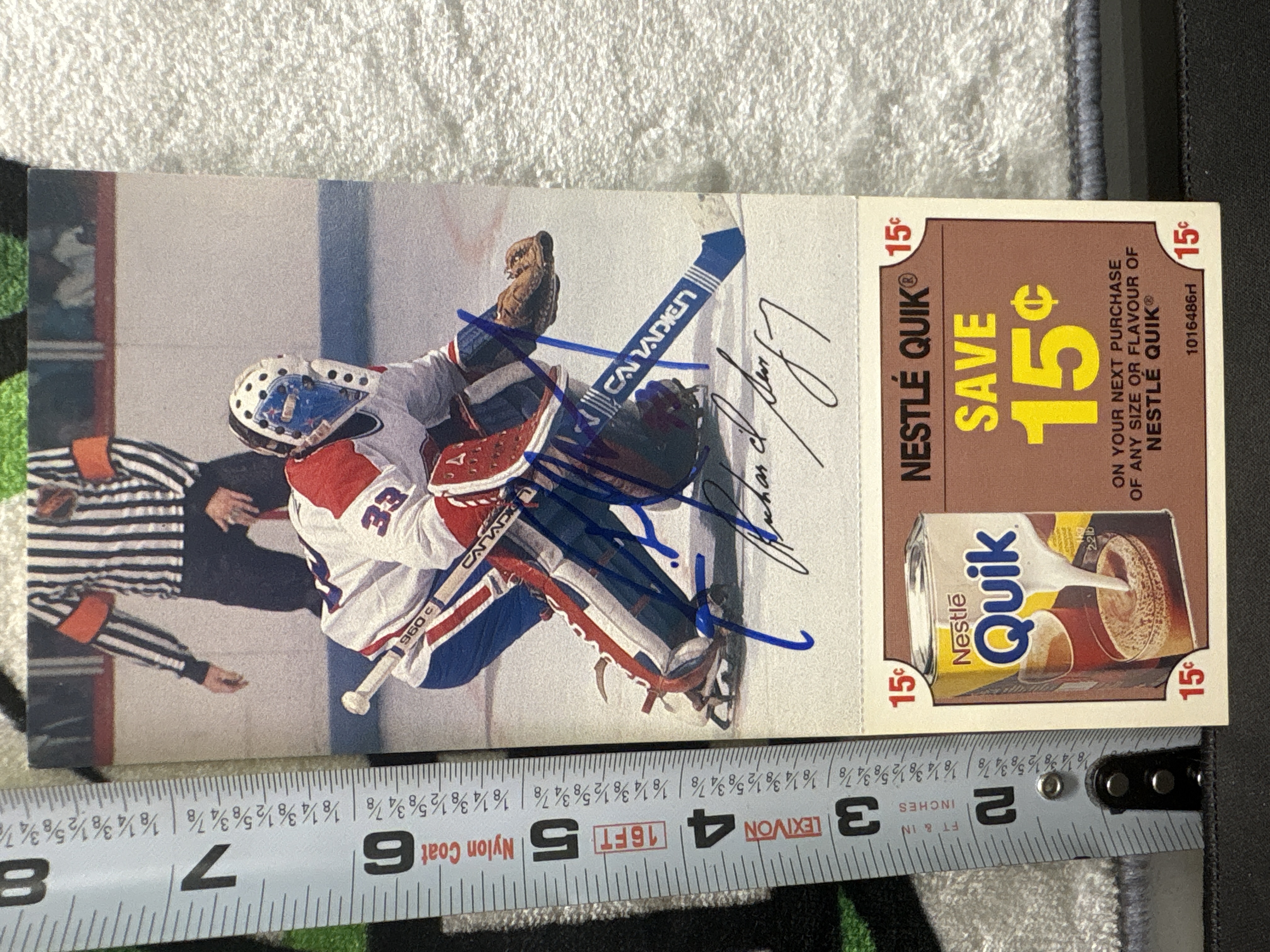 LOT 2026-810 — Carte promotionnelle vintage Nestlé Quik mettant en vedette Richard Sévigny… — photo 1