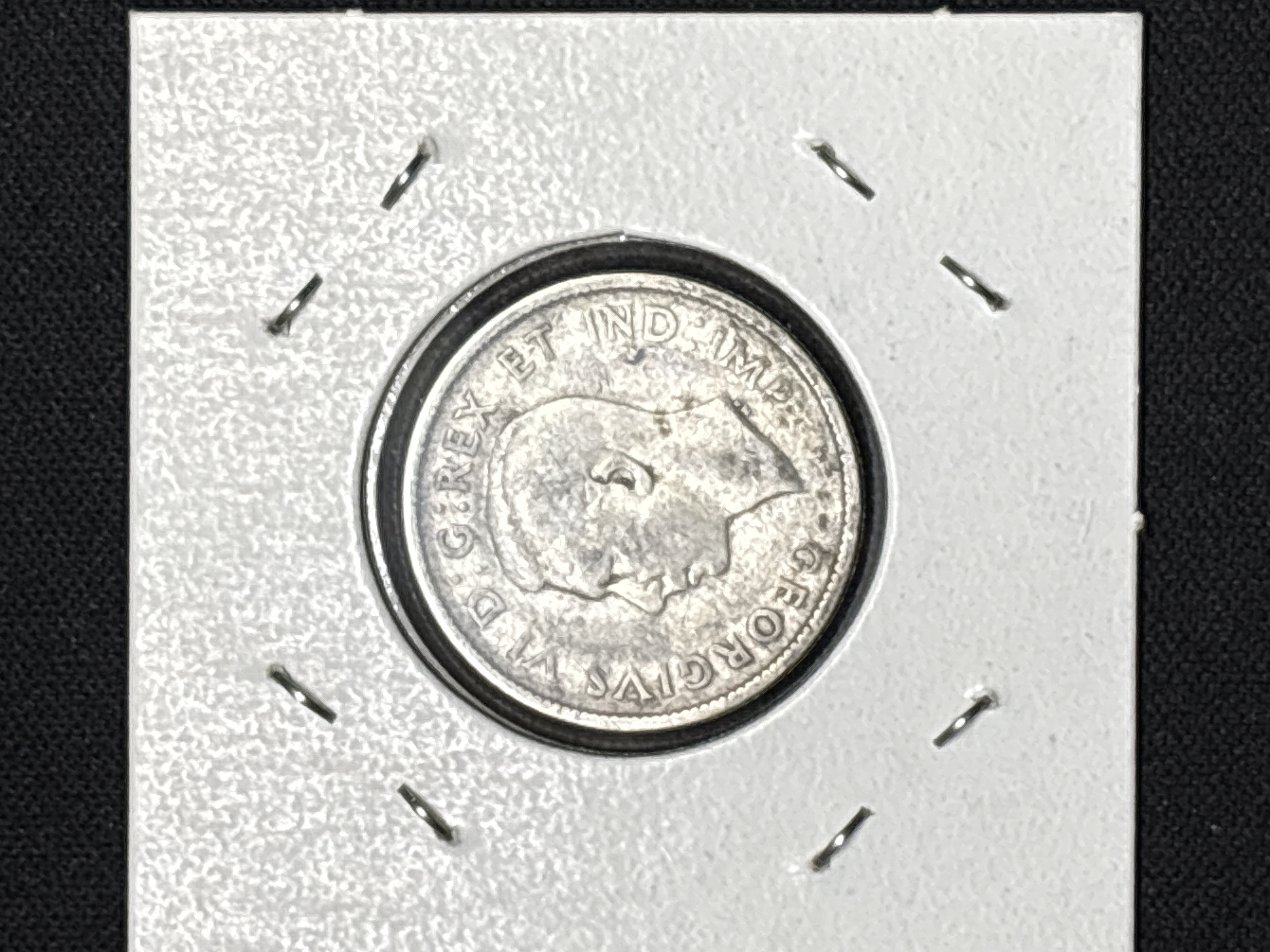 LOT 2026-813 — Pièce de monnaie canadienne de 25 cents en argent, datée de 1943, à l’effigie… — photo 2