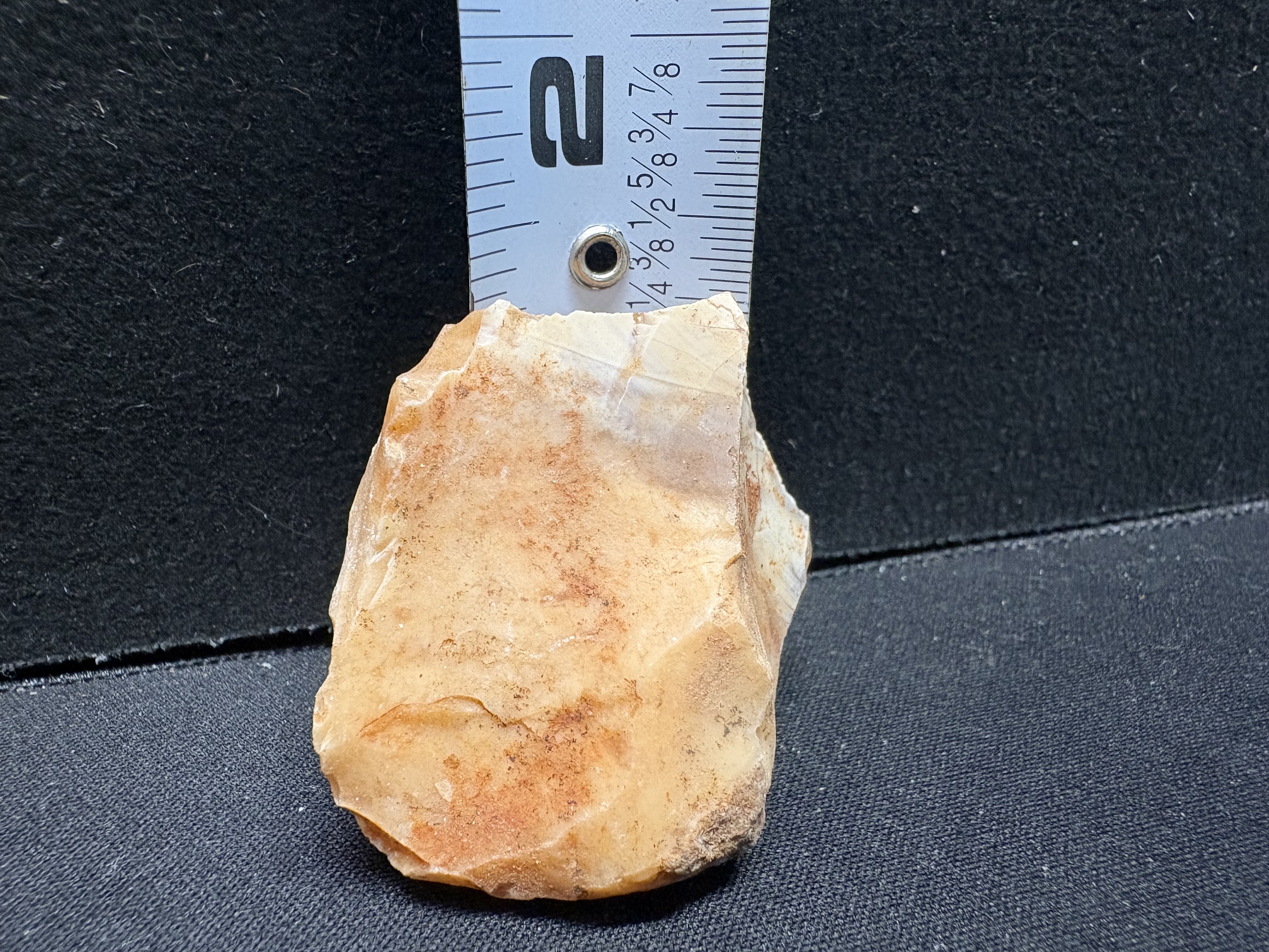 LOT 2026-084 — Pierre brute naturelle – Tons orange, beige et blanc — photo 1