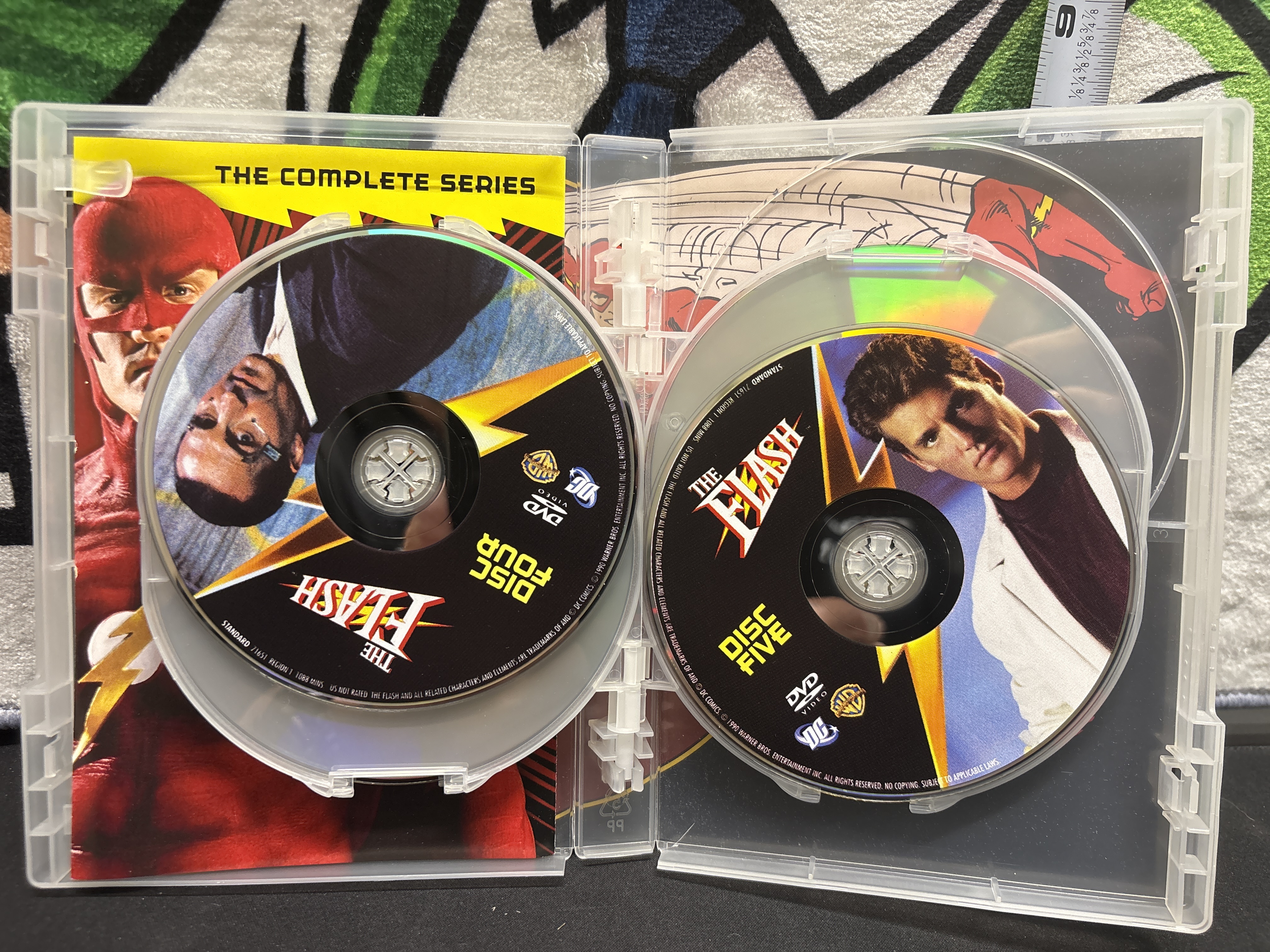 LOT 2026-820 — Ensemble complet de 6 DVD de la série télévisée **The Flash**, produite par… — photo 4