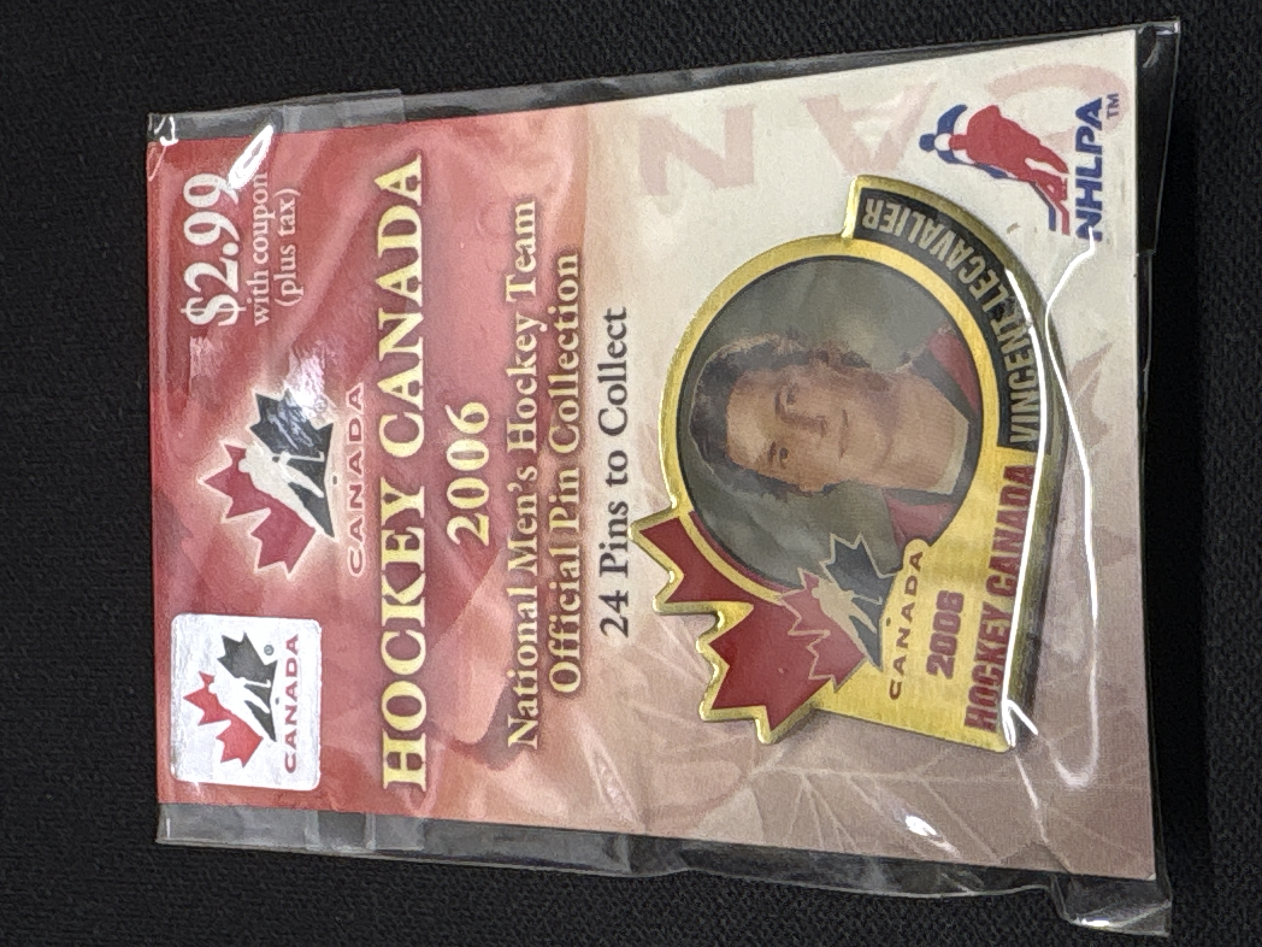 LOT 2026-828 — Ensemble de 5 épinglettes officielles Hockey Canada 2006, issues de la… — photo 5