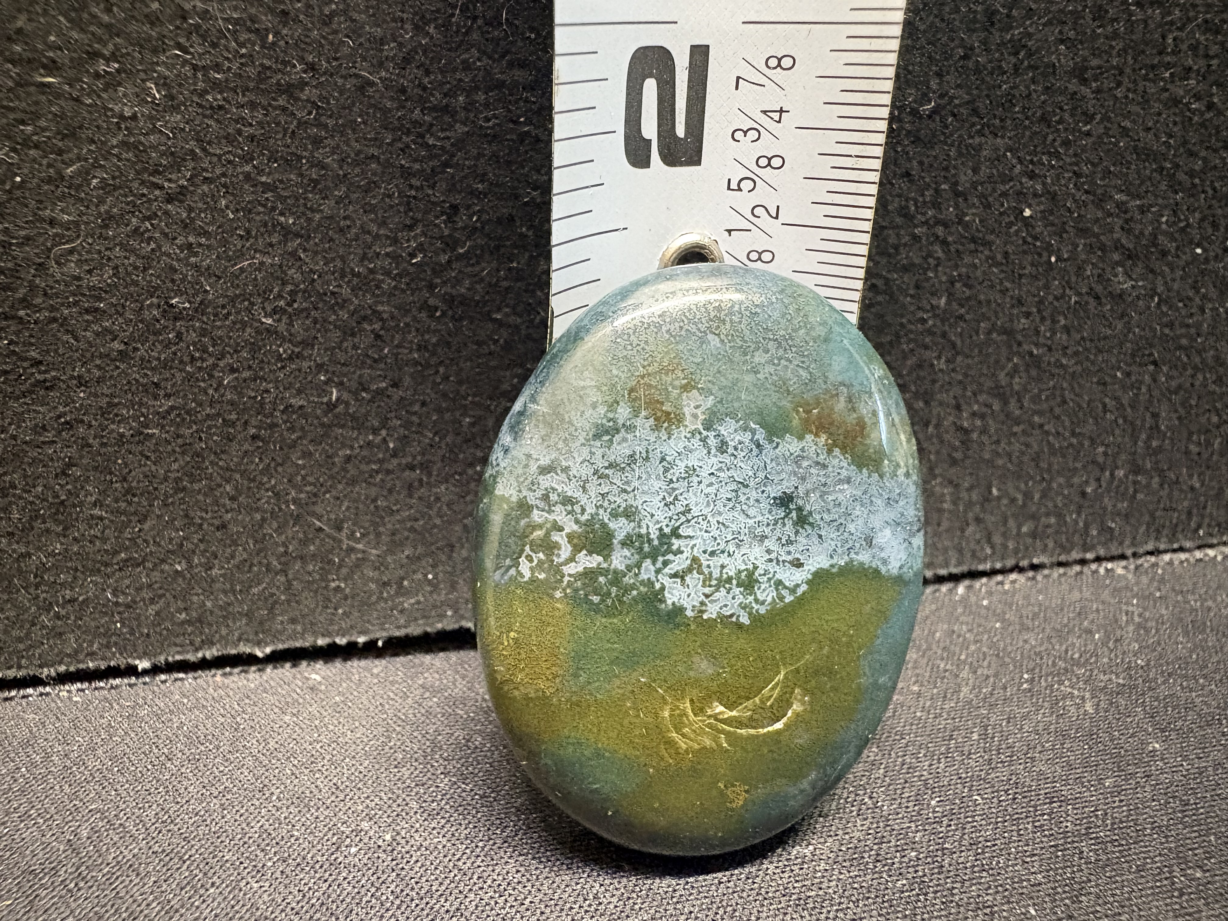 LOT 2026-086 — Pierre polie naturelle – Tons vert, bleu et blanc — photo 1