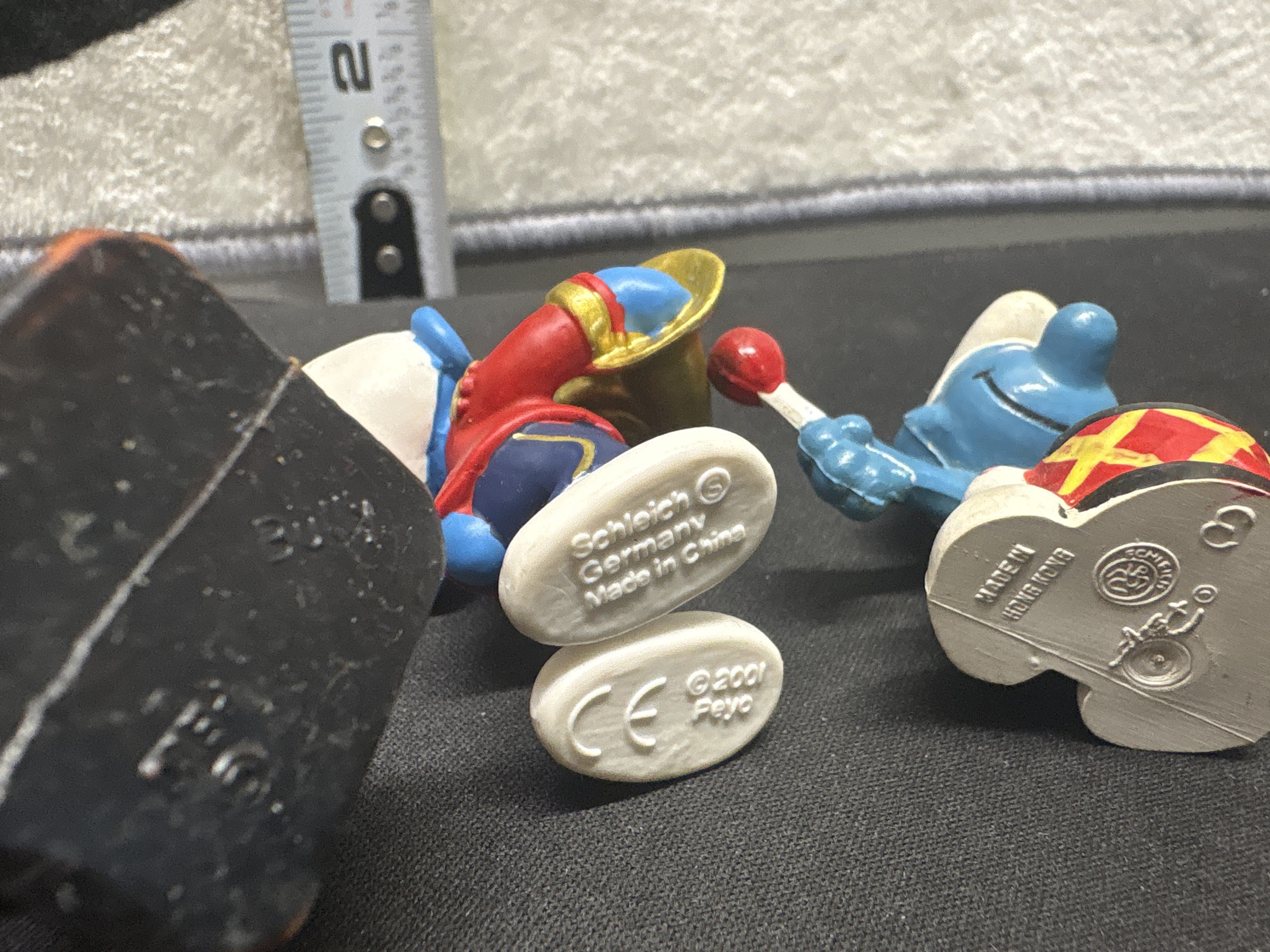 LOT 2026-842 — Ensemble de 3 figurines des Schtroumpfs en plastique moulé et peint, aux… — photo 2
