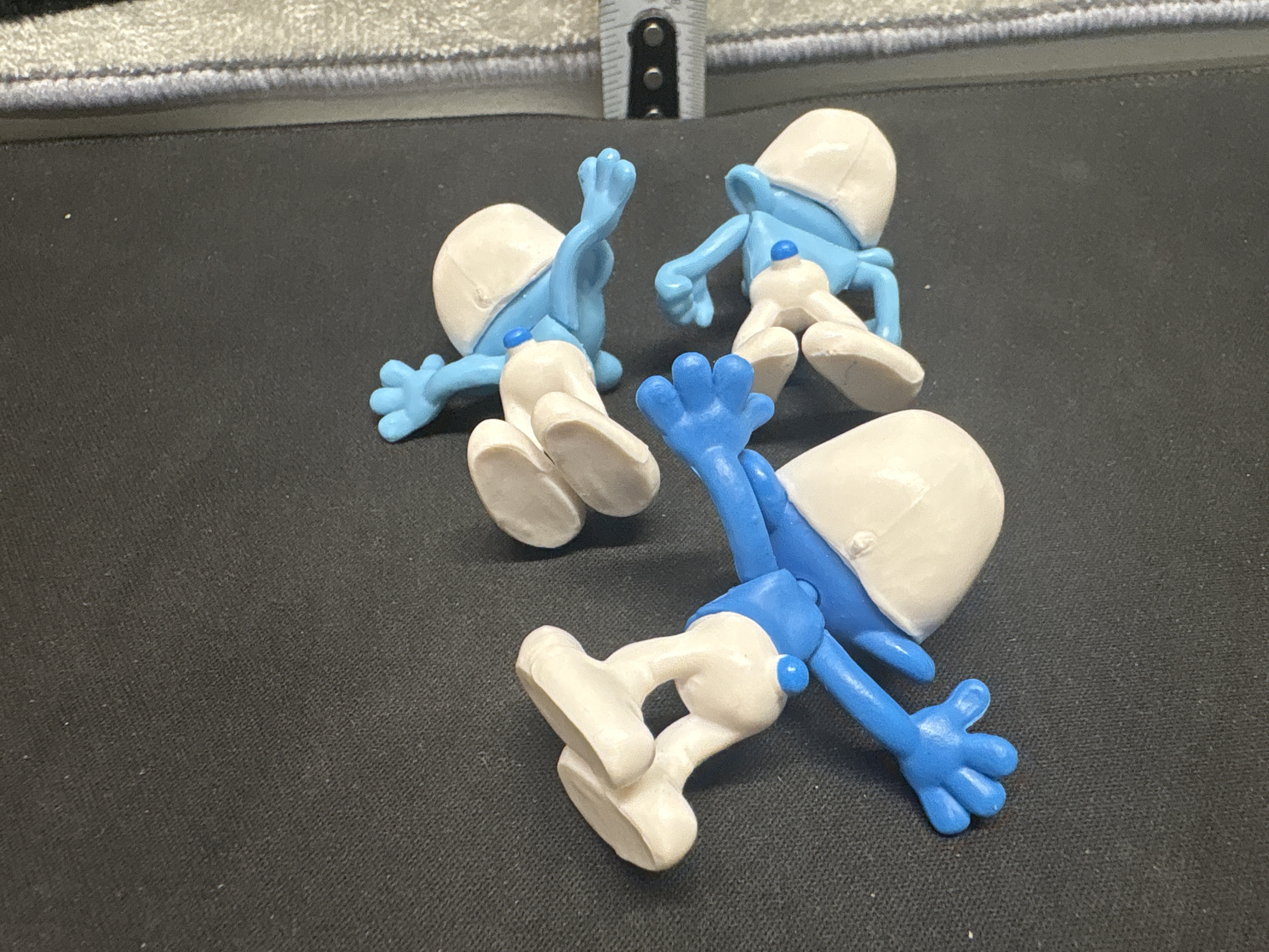 LOT 2026-844 — Ensemble de 3 figurines des Schtroumpfs, chacune mesurant environ 2po de… — photo 2
