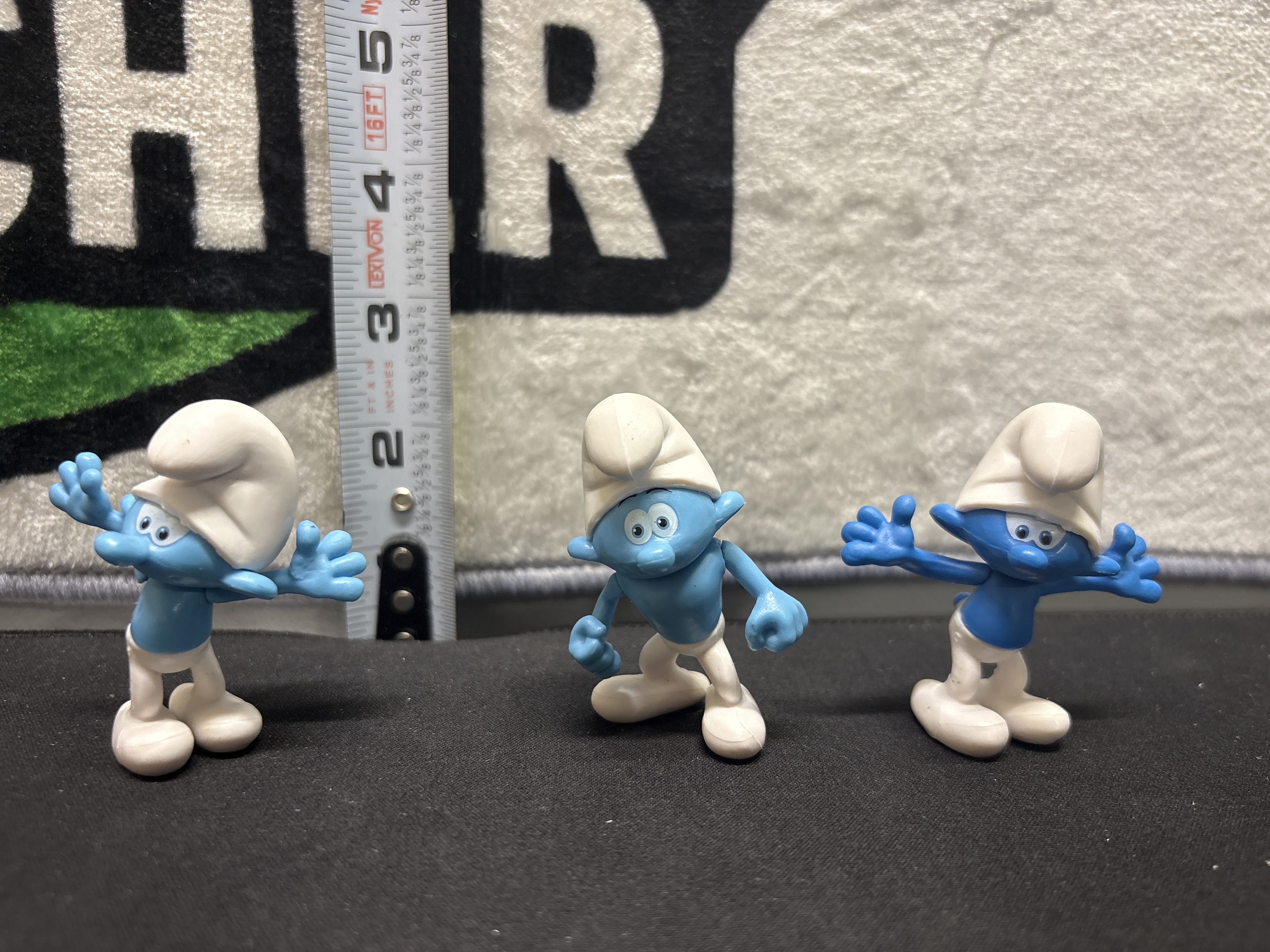 LOT 2026-844 — Ensemble de 3 figurines des Schtroumpfs, chacune mesurant environ 2po de… — photo 1