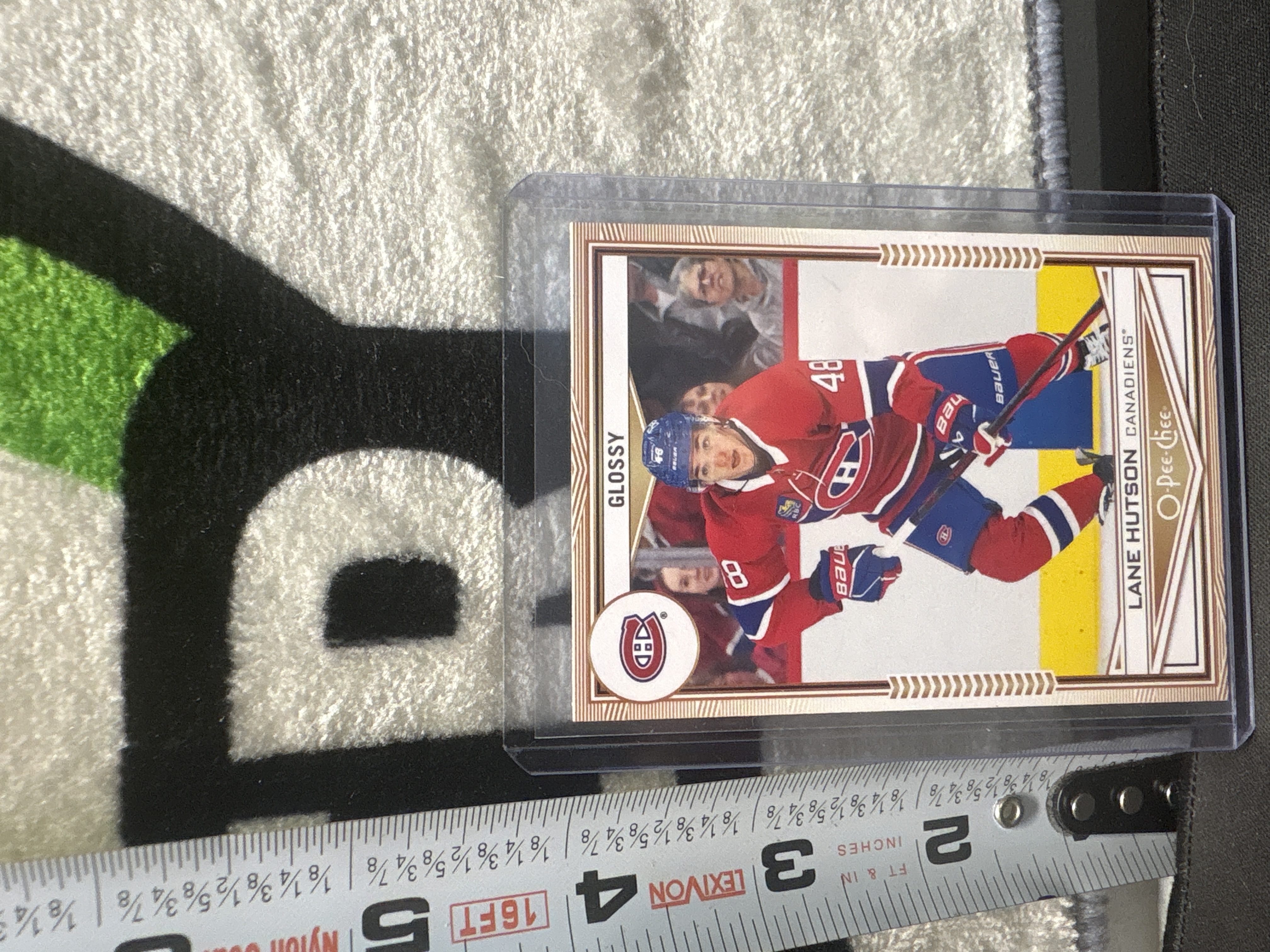 LOT 2026-853 — Carte de hockey O-Pee-Chee Glossy de Lane Hutson, des Canadiens de Montréal… — photo 1
